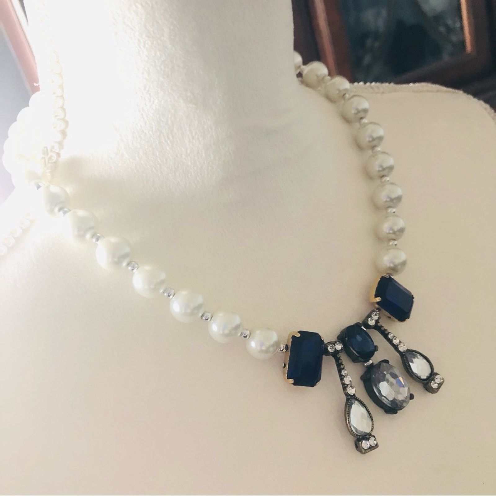 Handmade Handcrafted classy elegant white glass Pearl necklace Size ONE SIZE - 5 Thumbnail