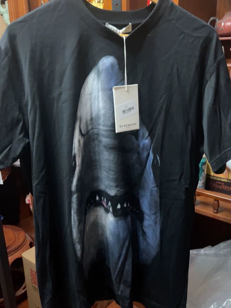 Givenchy Givenchy Black Short-sleeved T-shirt Size US S / EU 44-46 / 1 - 1 Thumbnail