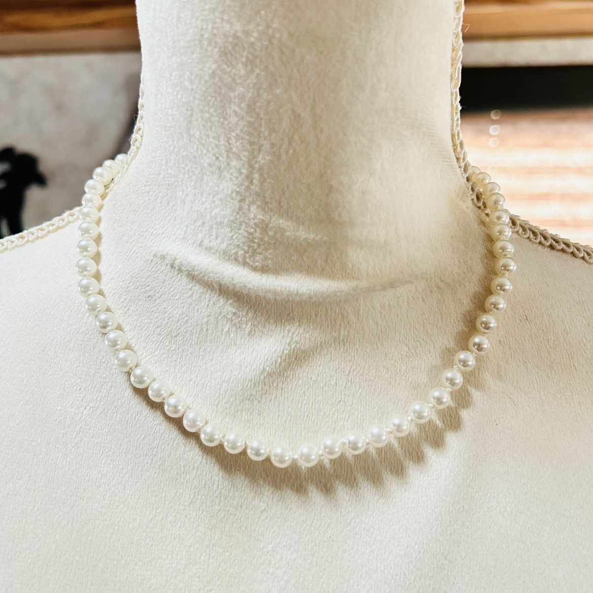 Vintage Vintage 6mm hand knotted white glass pearl necklace Size ONE SIZE - 2 Thumbnail