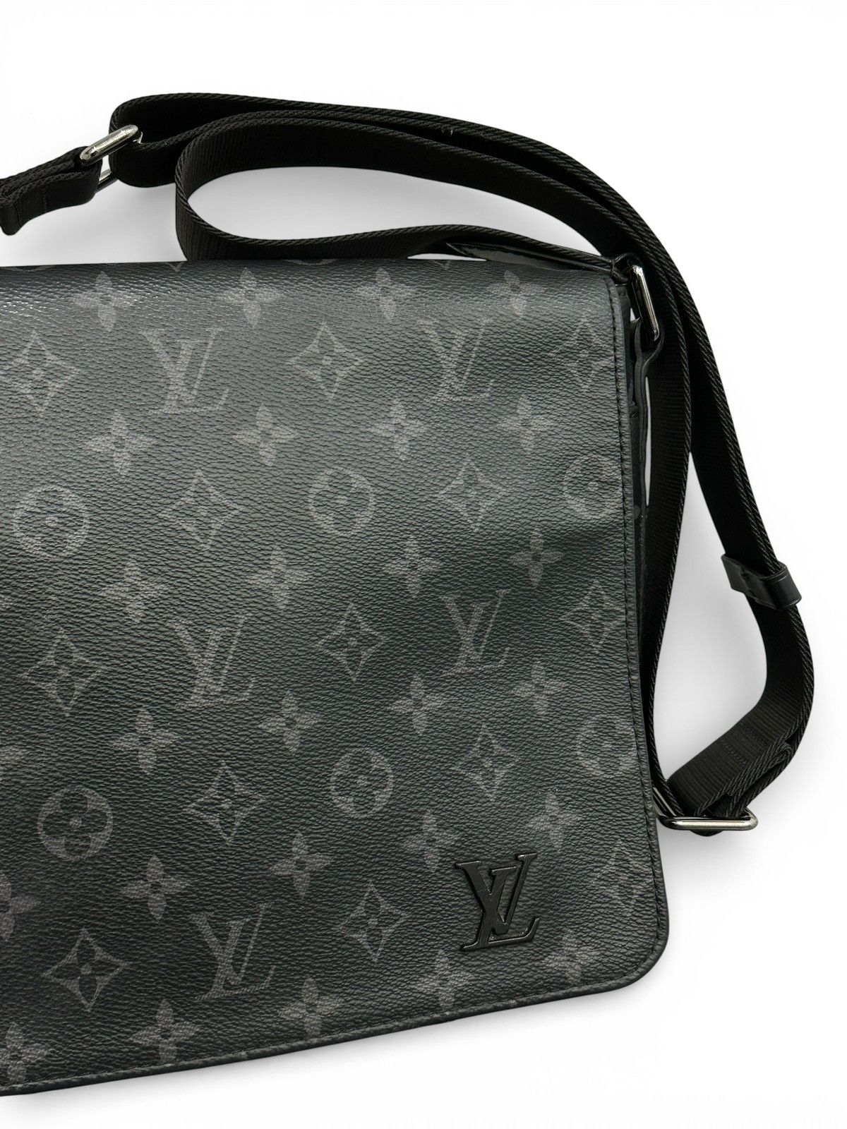 Louis Vuitton LOUIS VUITTON Monogram Eclipse District Shoulder Bag Size ONE SIZE - 3 Thumbnail