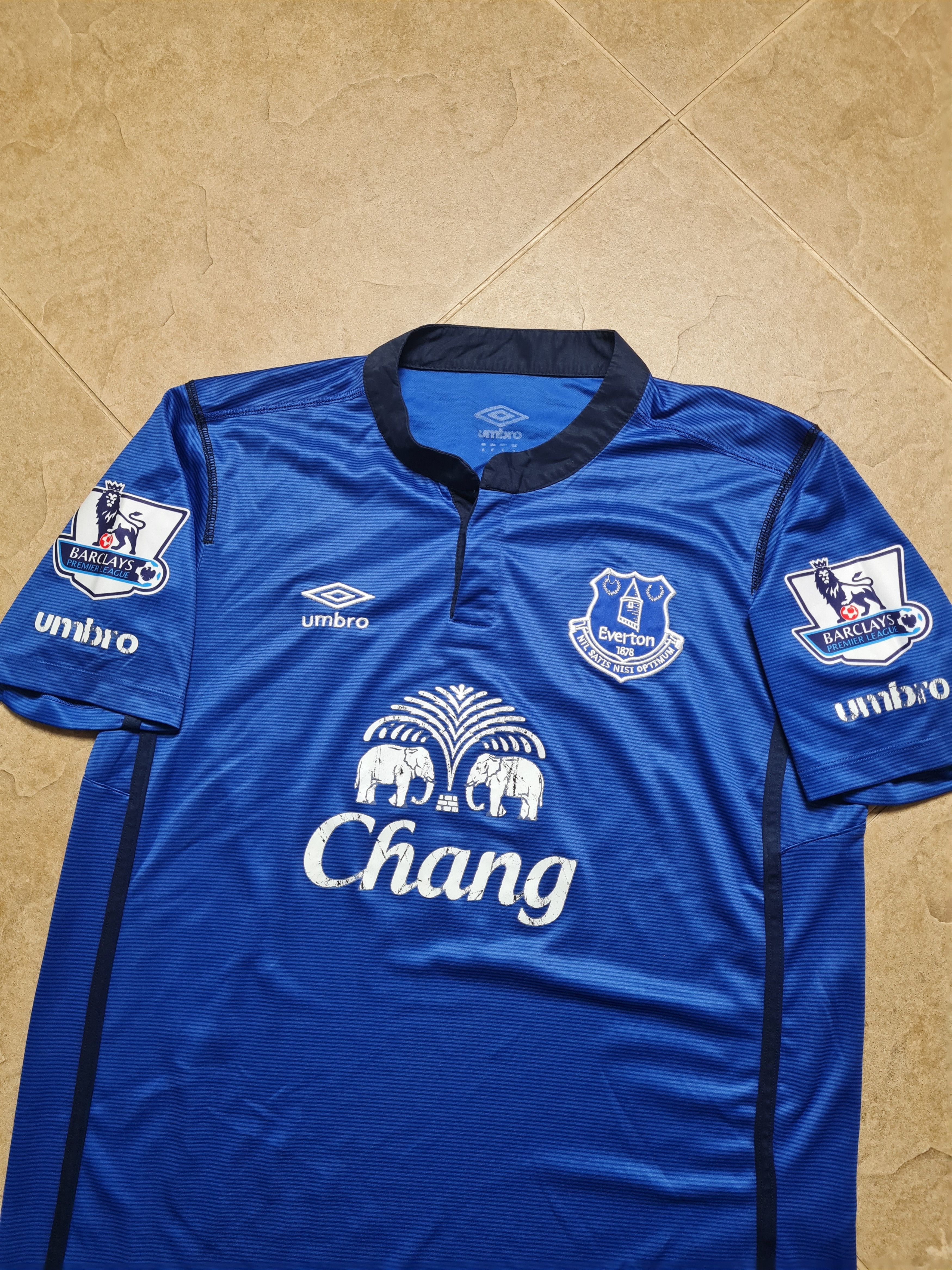 Umbro EVERTON ENGLAND 2014/2015 HOME SHIRT JERSEY #17 BESIC UMBRO Size US L / EU 52-54 / 3 - 6 Thumbnail