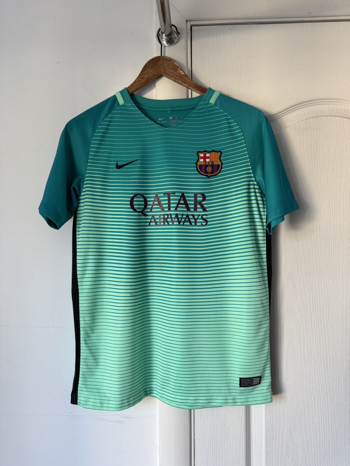Chelsea Soccer FC Barcelona 2016-2017 Nike Soccer Jersey Size US M / EU 48-50 / 2 - 1 Thumbnail
