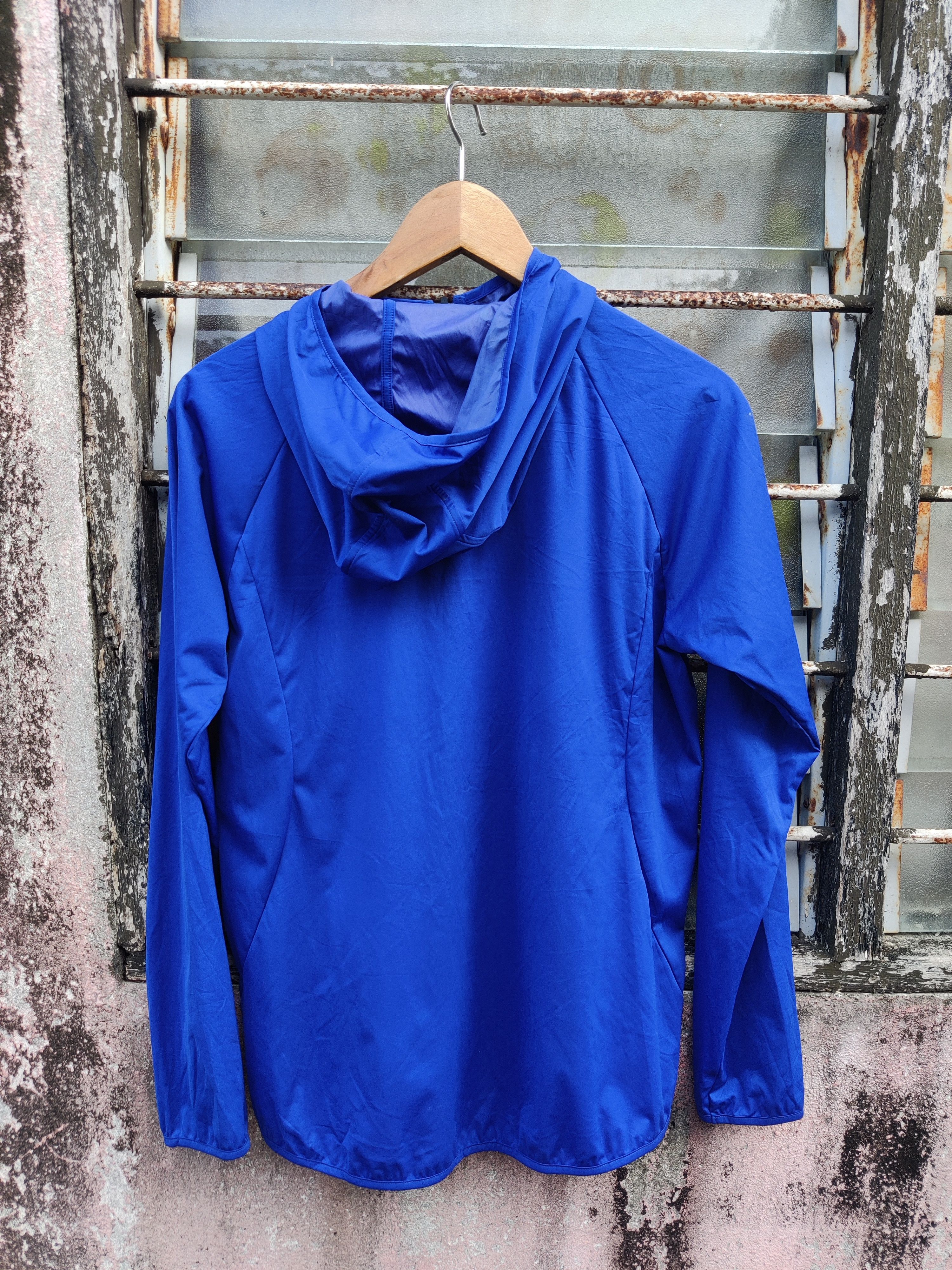 Uniqlo Vintage Uniqlo Light Windbreaker Jacket Size US M / EU 48-50 / 2 - 6 Thumbnail