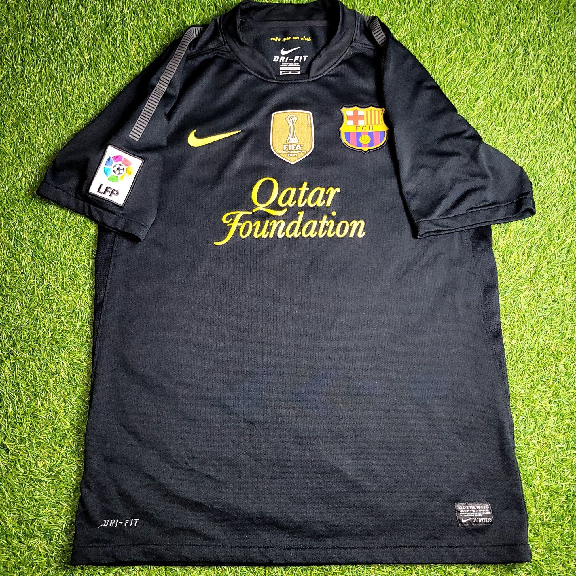 Nike Messi Barcelona 2011 2012 Away Soccer Jersey Shirt M Size US M / EU 48-50 / 2 - 2 Thumbnail