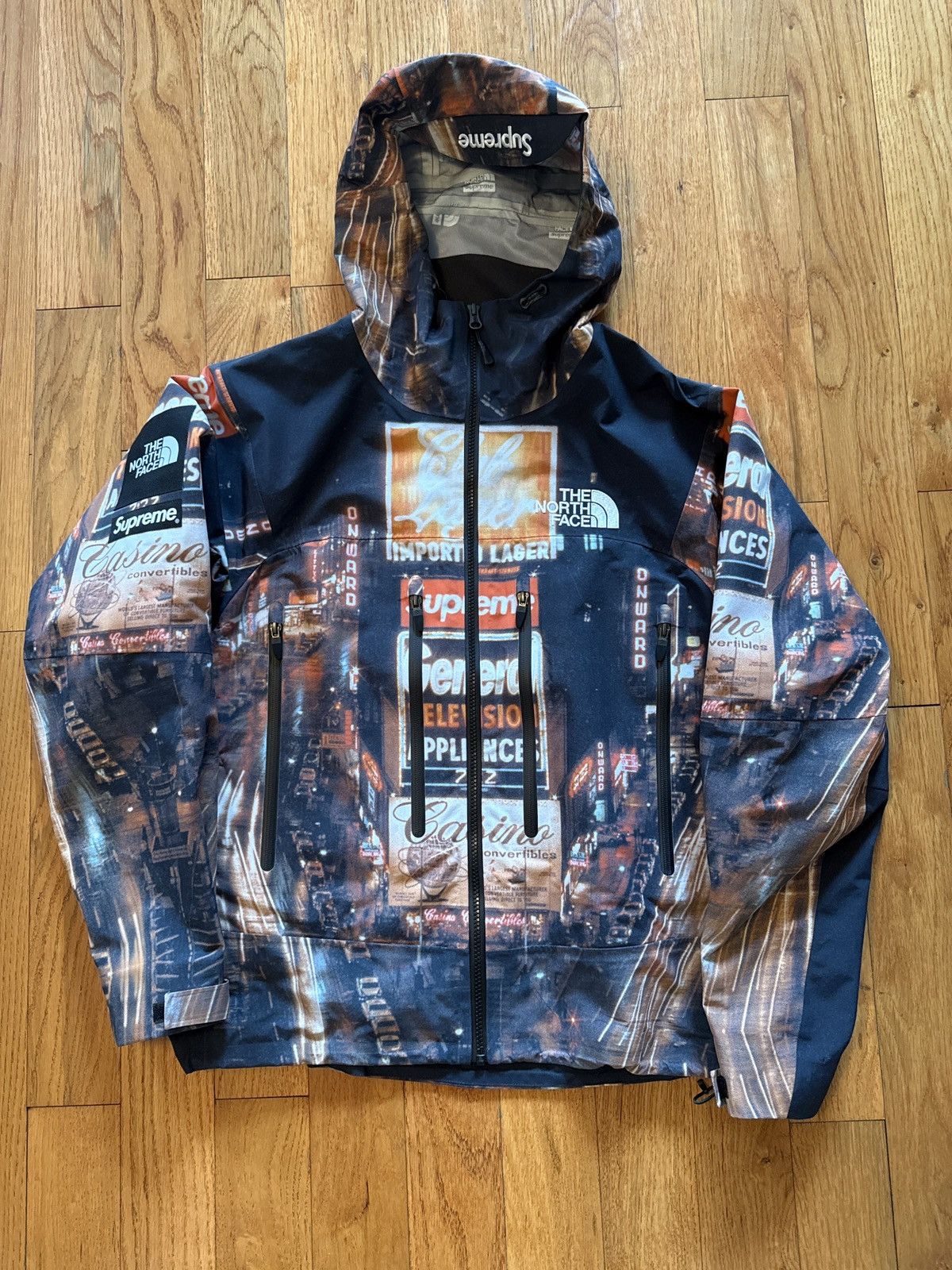 Supreme × THE NORTH FACE TIMES SQUARE Supreme The North Face 800-Fill Half Zip Hooded Pullover