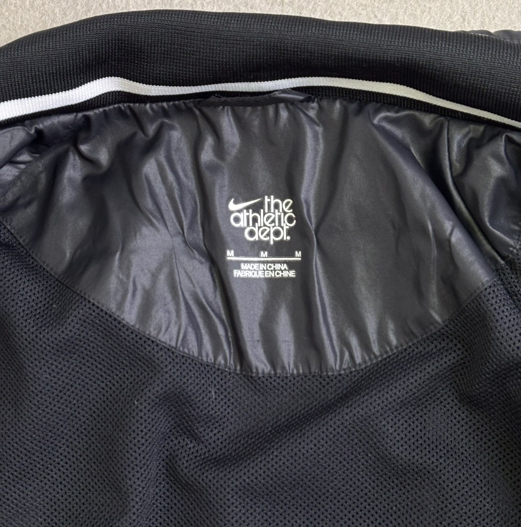 Nike Nike Black jacket size M Size US M / EU 48-50 / 2 - 17 Thumbnail