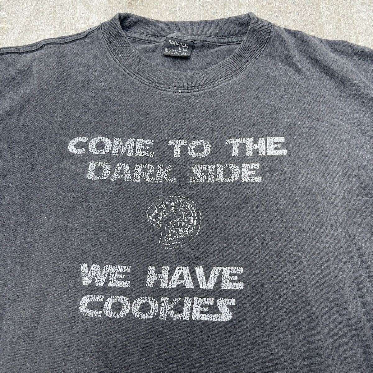 Vintage Vintage Y2K COME TO THE DARKSIDE WE HAVE COOKIES Shirt Size US XXL / EU 58 / 5 - 2 Thumbnail