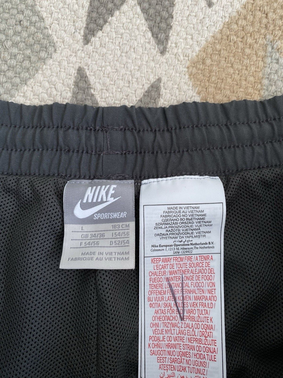 Nike Y2k Nike Nylon Baggy Straight Sweatpants Joggers Size US 34 / EU 50 - 11 Thumbnail