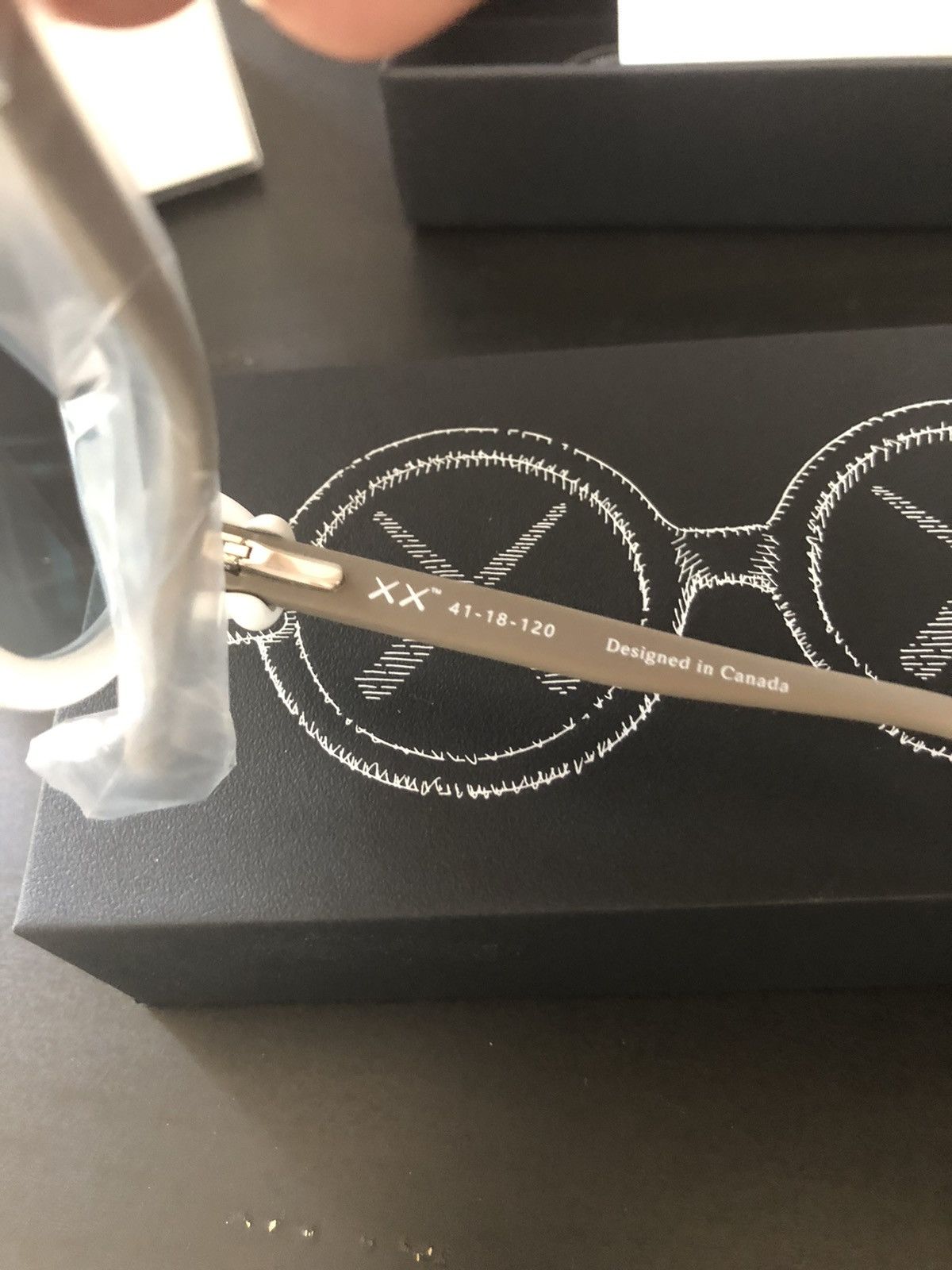 Kaws Kaws x SD Kid Sunglasses Grey Size ONE SIZE - 8 Thumbnail