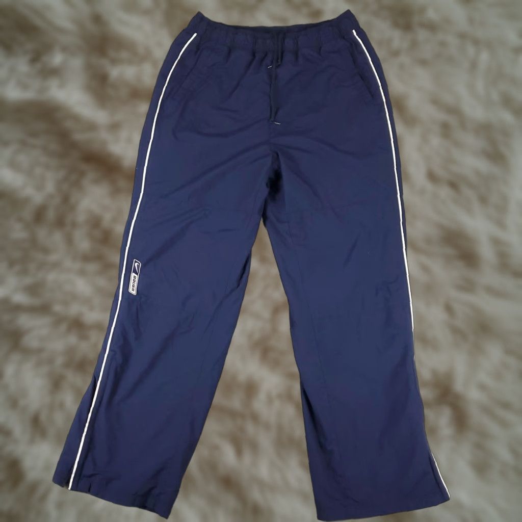 Nike VINTAGE Nike Pants Mens 2XL Navy Blue Nylon Windbreaker Athletic Logo Size US 39 - 1 Thumbnail