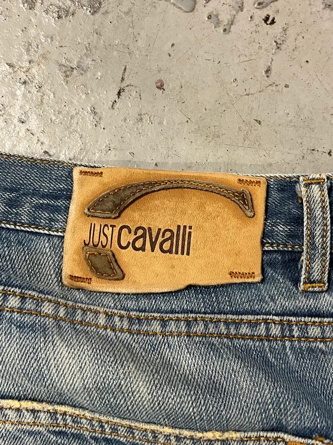 Just Cavalli 2000s Cavalli Faded Denim Distressed Denim Jeans Size US 32 / EU 48 - 12 Thumbnail