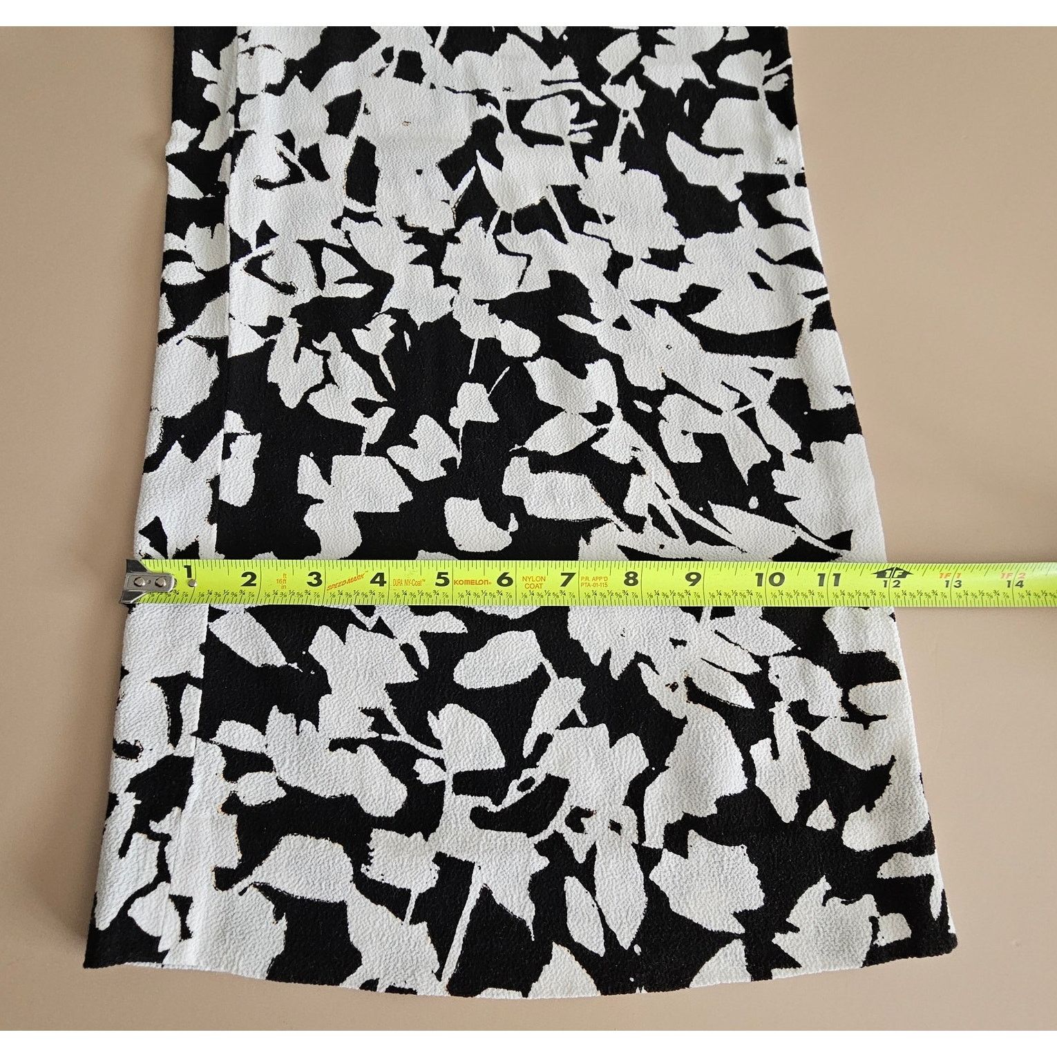 Kate Spade EUC Kate Spade Synna Leaf Wide Leg B/W Cropped Ankle Pants M Size 30" / US 8 / IT 44 - 7 Thumbnail
