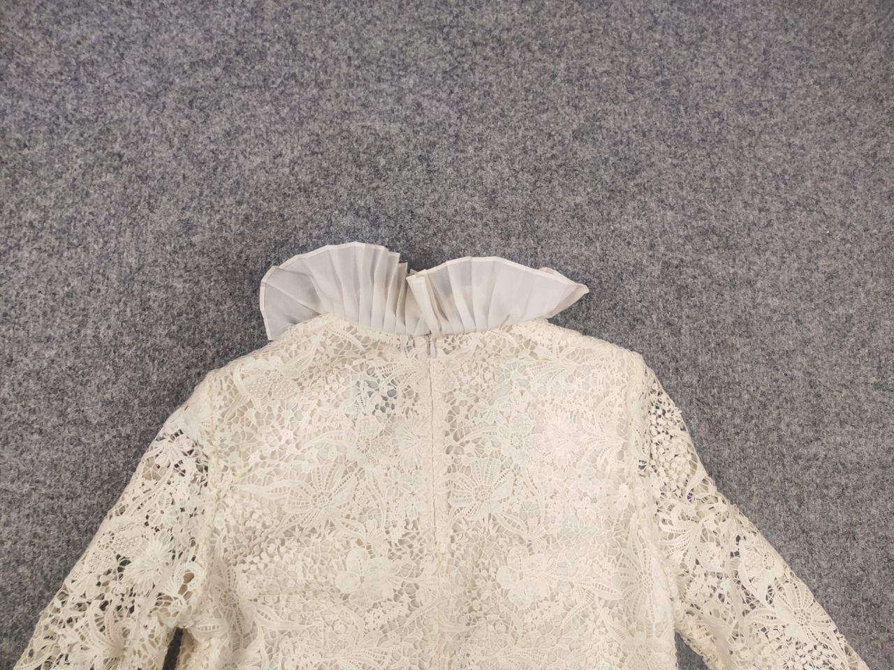 Erdem Erdem x H&M lace Top blouse ruffles contrasting ribbon Size S / US 4 / IT 40 - 12 Thumbnail
