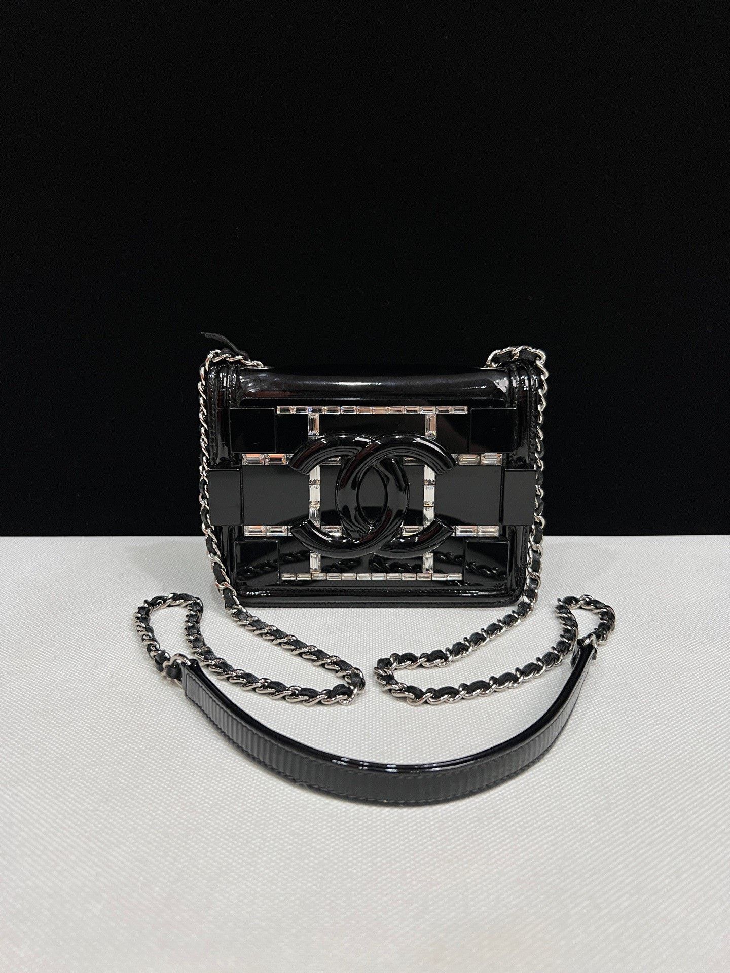 Chanel Pre-loved Bag Very good condition Size ONE SIZE - 1 Thumbnail