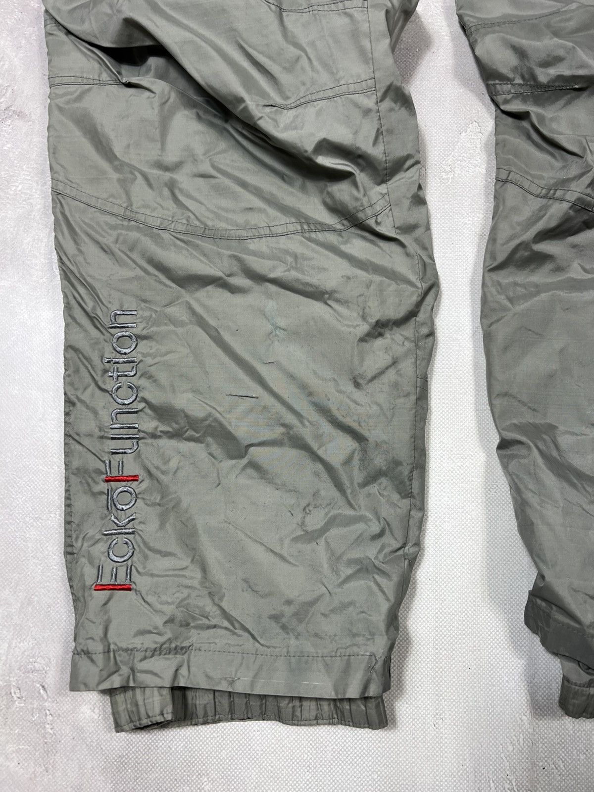 Ecko Unltd. Vintage Ecko Undl Made in Korea Distressed Nylon Pants Size US 34 / EU 50 - 4 Thumbnail