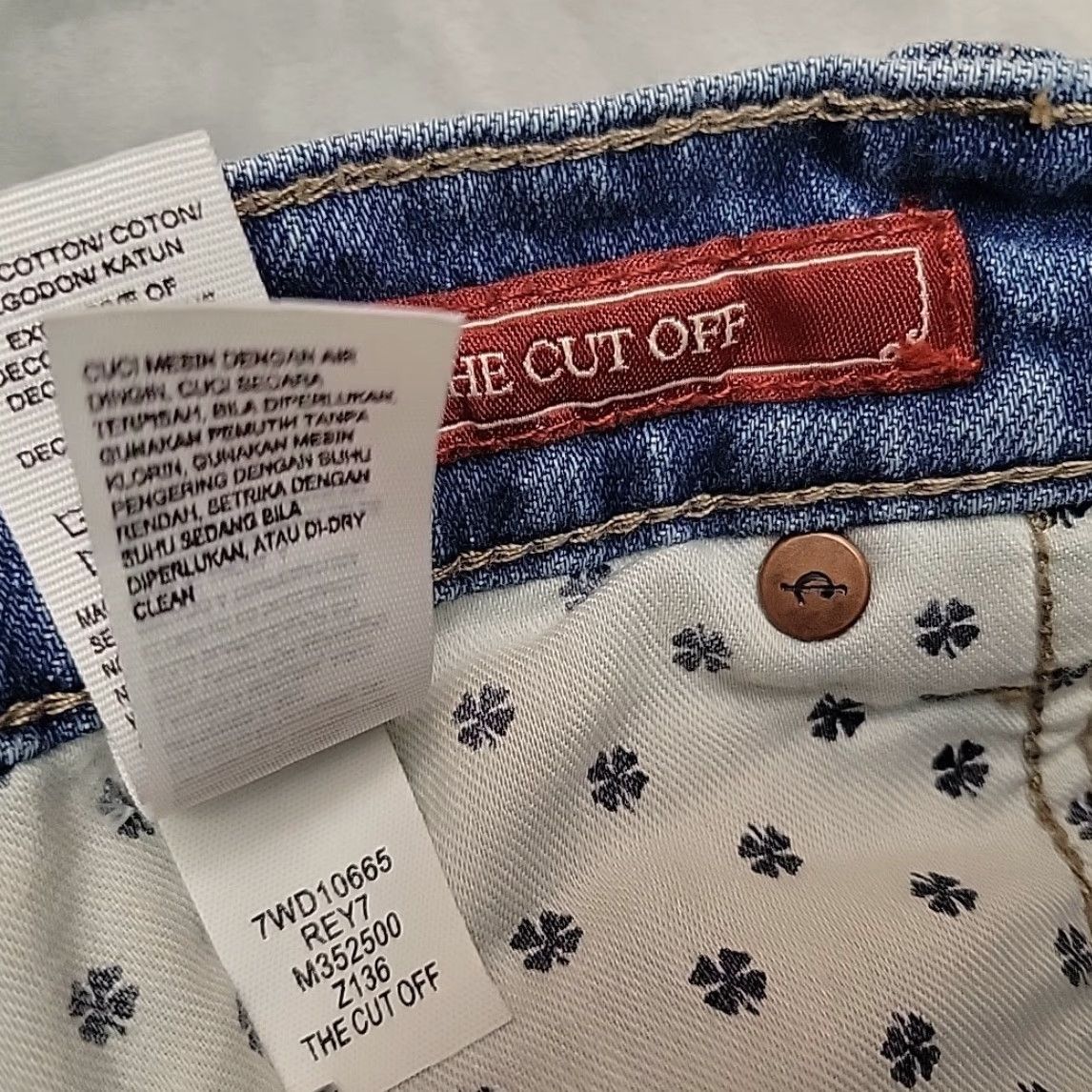 Lucky Brand Lucky Shorts Women 29 Faded Distresed Blue Denim Biker Mini Grunge Y2K 90s Retro Size 29" - 3 Thumbnail