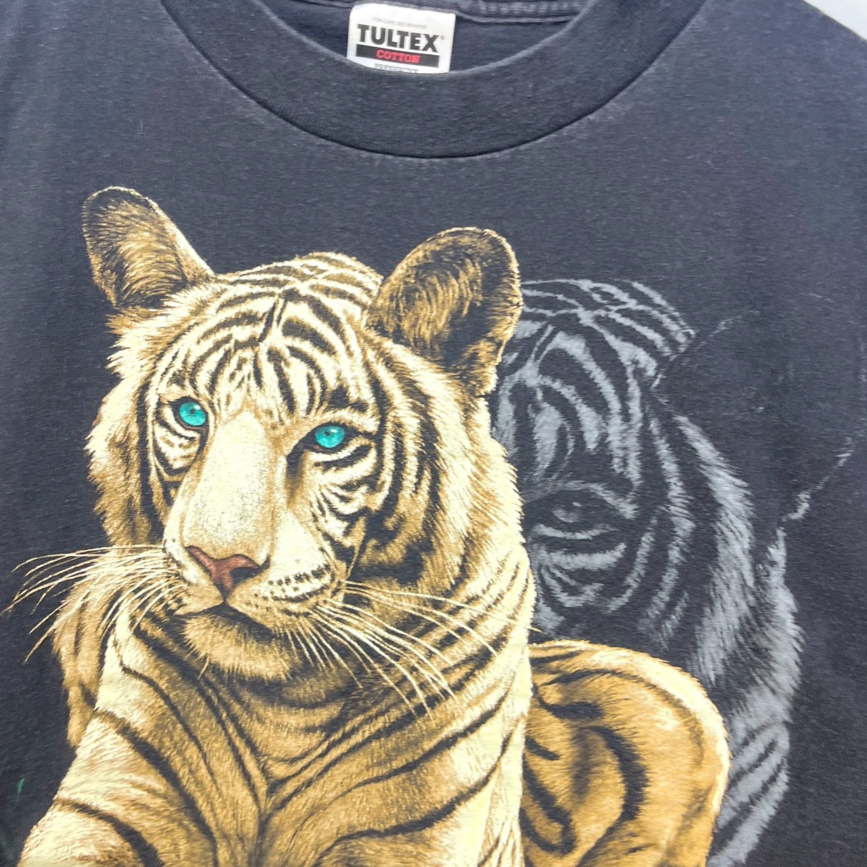 Vintage VINTAGE Tiger Animal Nature Sun T Shirt 2XL Zoo Shirt Men Black 90s Logo Size US XXL / EU 58 / 5 - 3 Thumbnail