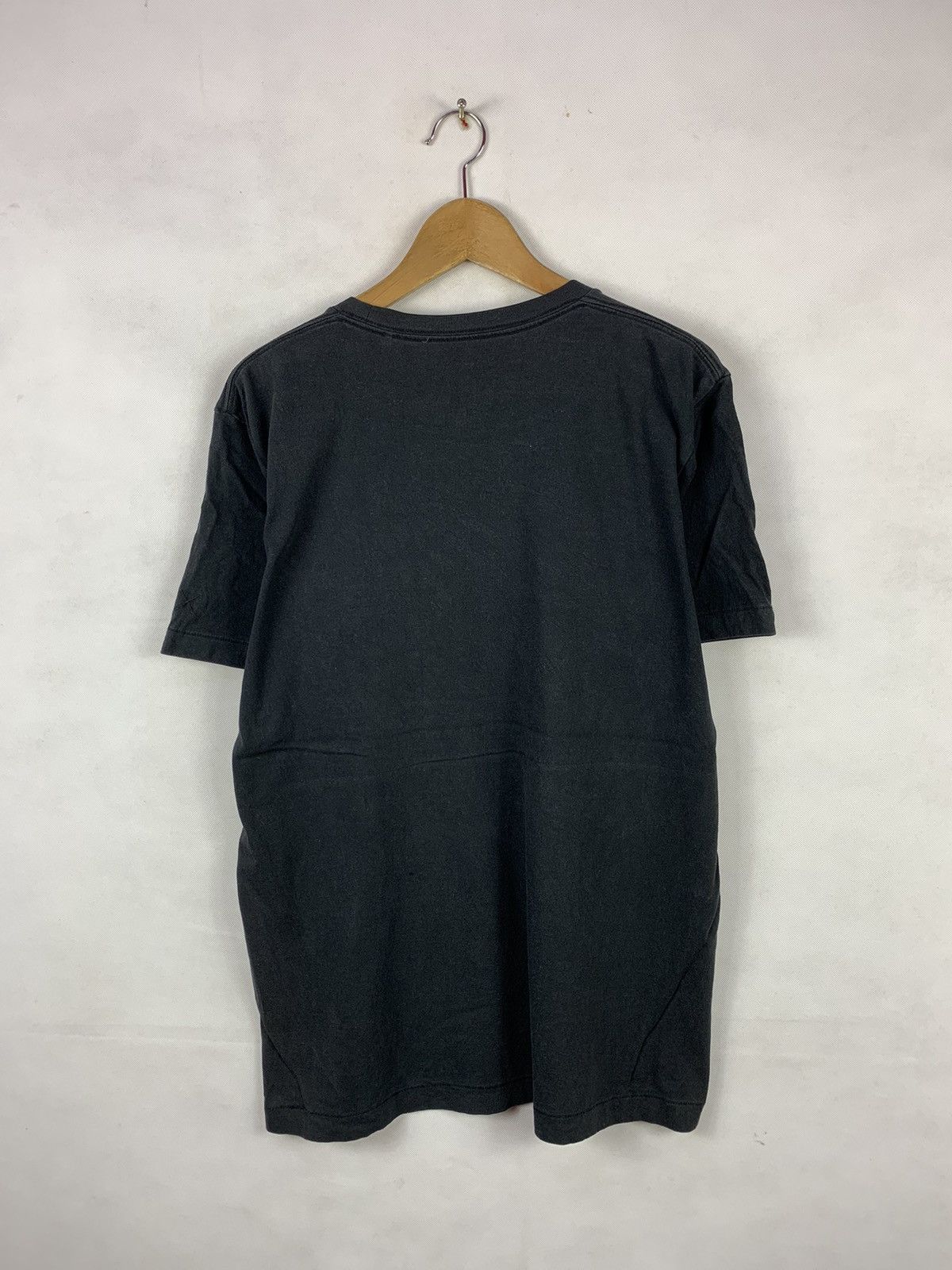 Kaws × Peanuts × Uniqlo Offer! Peanuts Snoopy Kaws Uniqlo Pocket Tee Streetwear Size US L / EU 52-54 / 3 - 6 Thumbnail