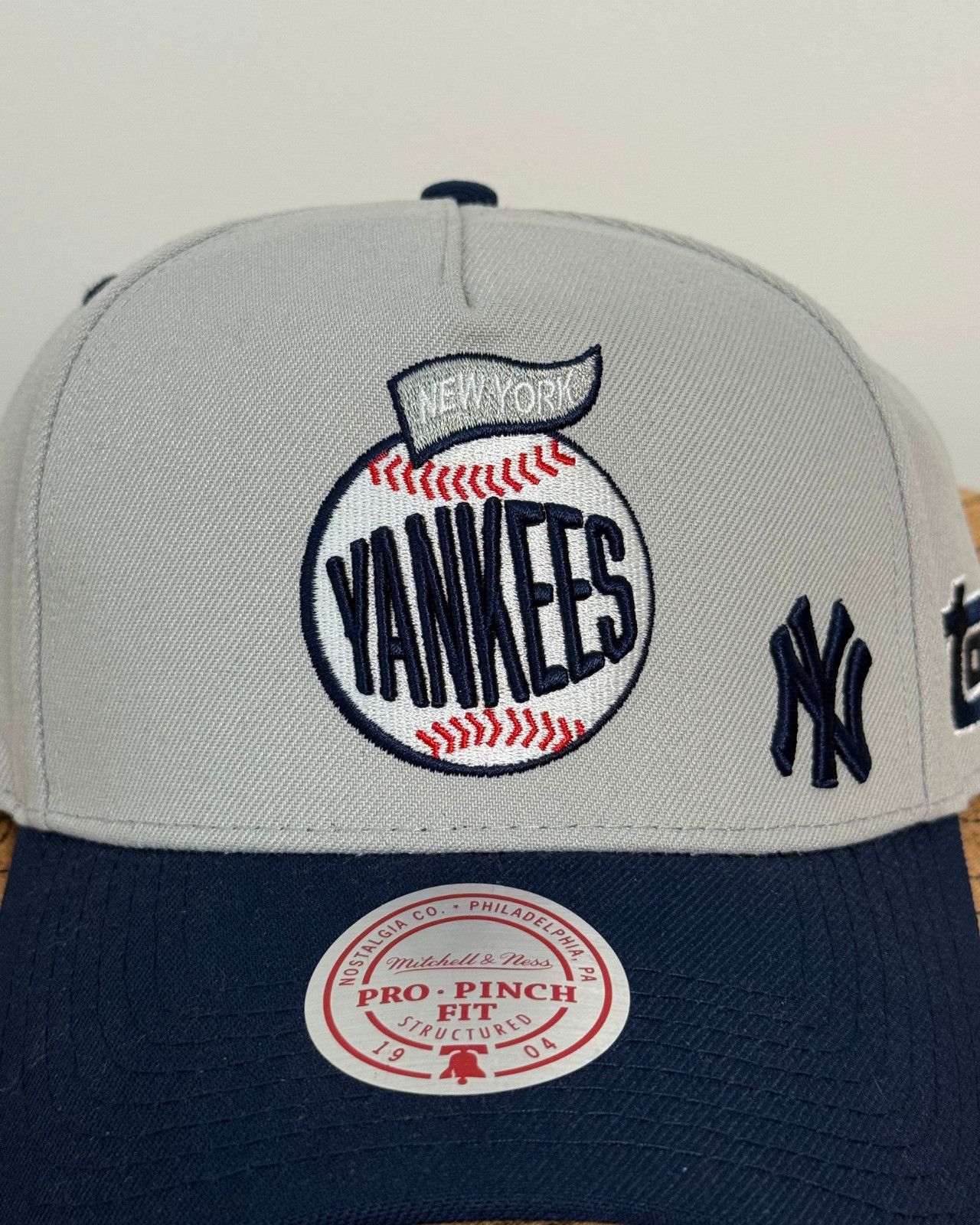 Mitchell & Ness Mitchell & Ness x Topps New York Yankees MLB Snapback Hat Size ONE SIZE - 4 Thumbnail