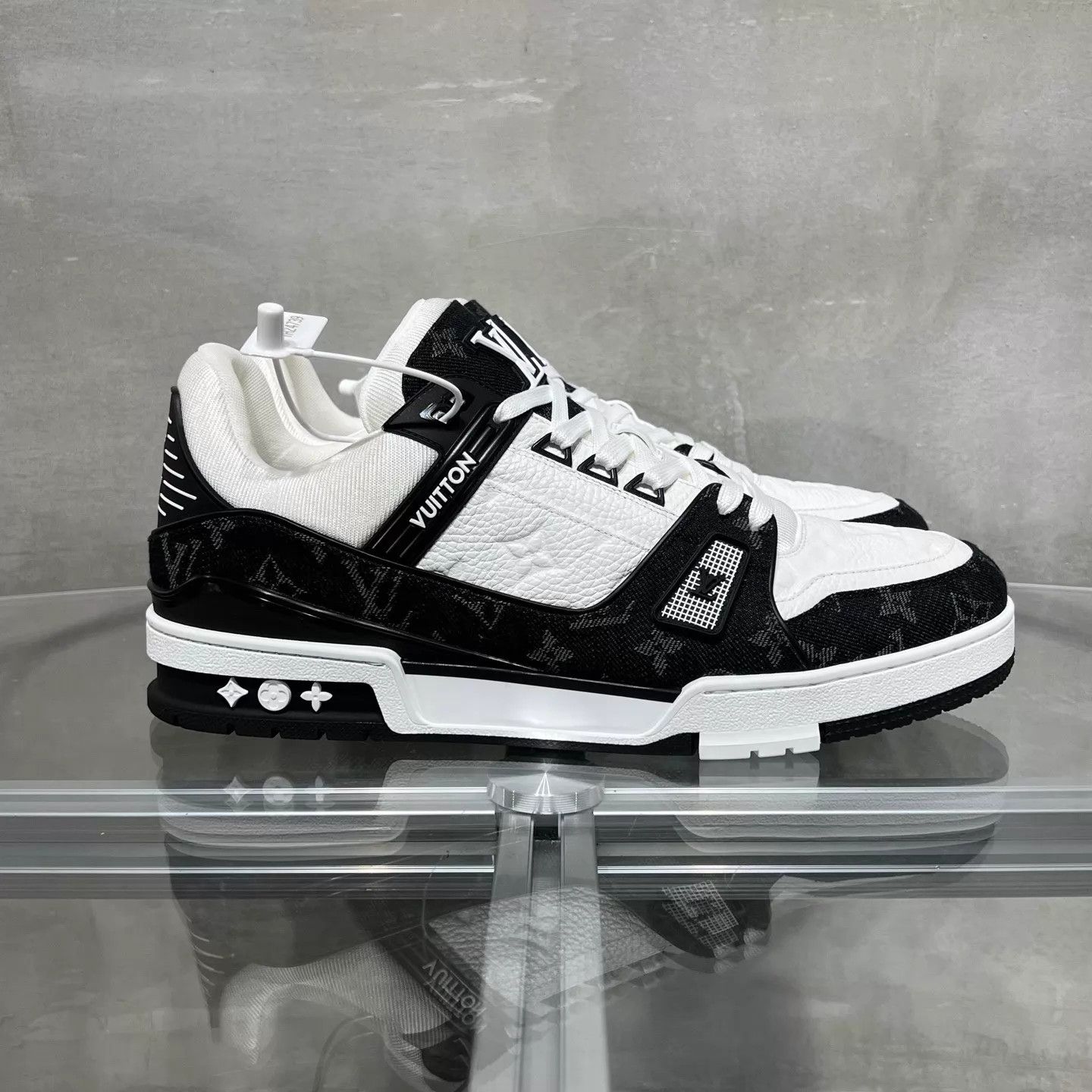 Louis Vuitton LV Trainer Black White Denim UK10.5/44.5 Size US 11.5 / EU 44-45 - 4 Thumbnail