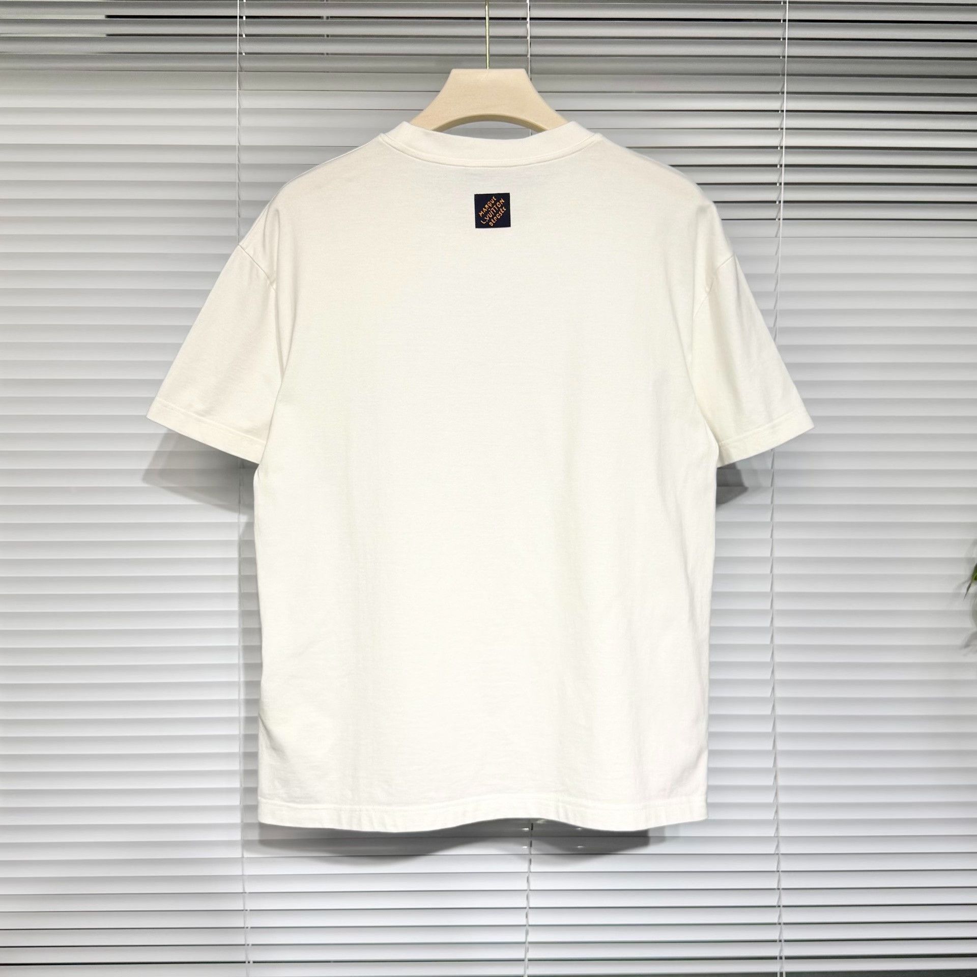 Louis Vuitton Louis Vuitton SS25 Earth Letter Flock Print T-shirt Size US S / EU 44-46 / 1 - 2 Thumbnail