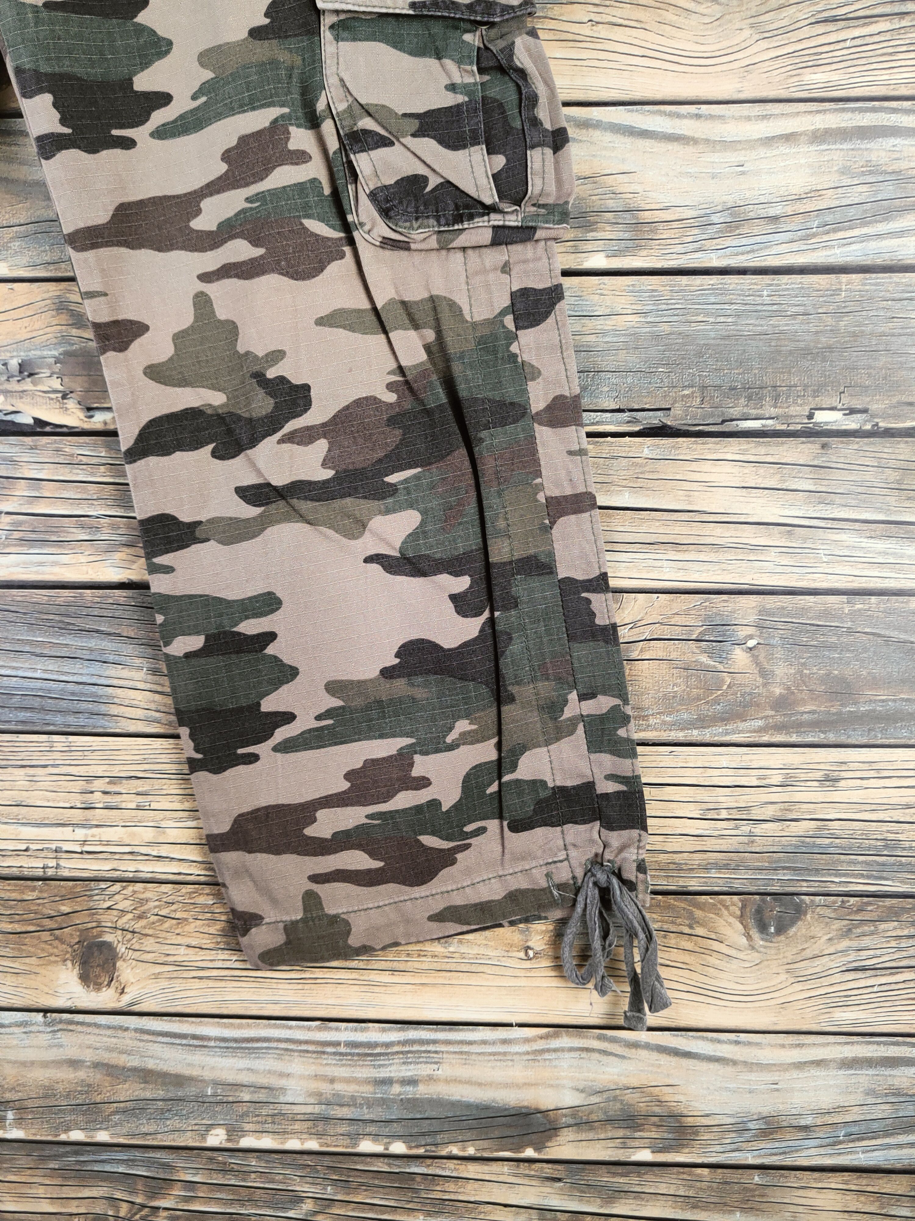 Japanese Brand A.L.C.X Camouflage Multipocket Cargo Pants #S2844 Size 27" / US 4 / IT 40 - 6 Thumbnail