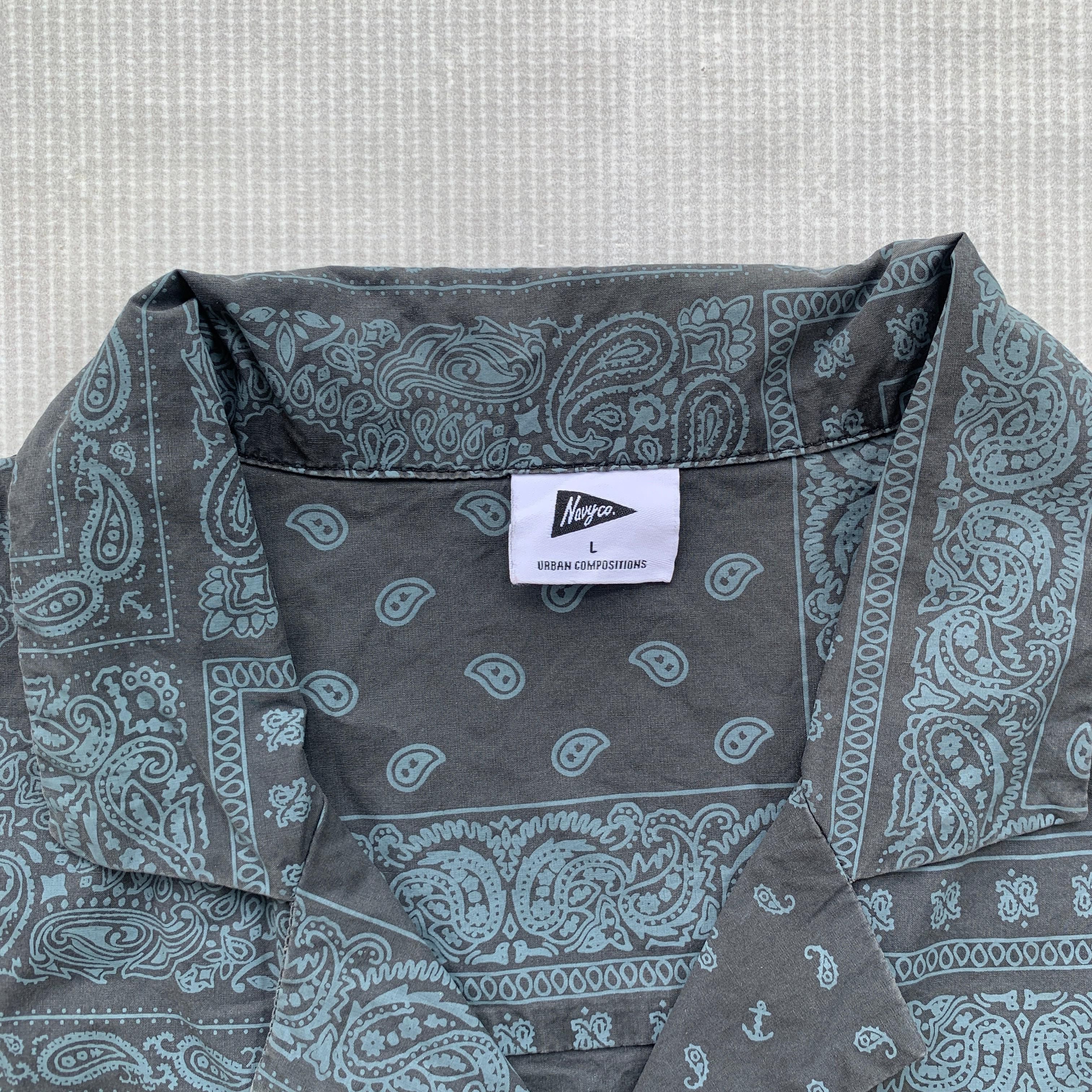 Old Navy PAISLEY NAVY.CO SHIRT Size US L / EU 52-54 / 3 - 3 Thumbnail