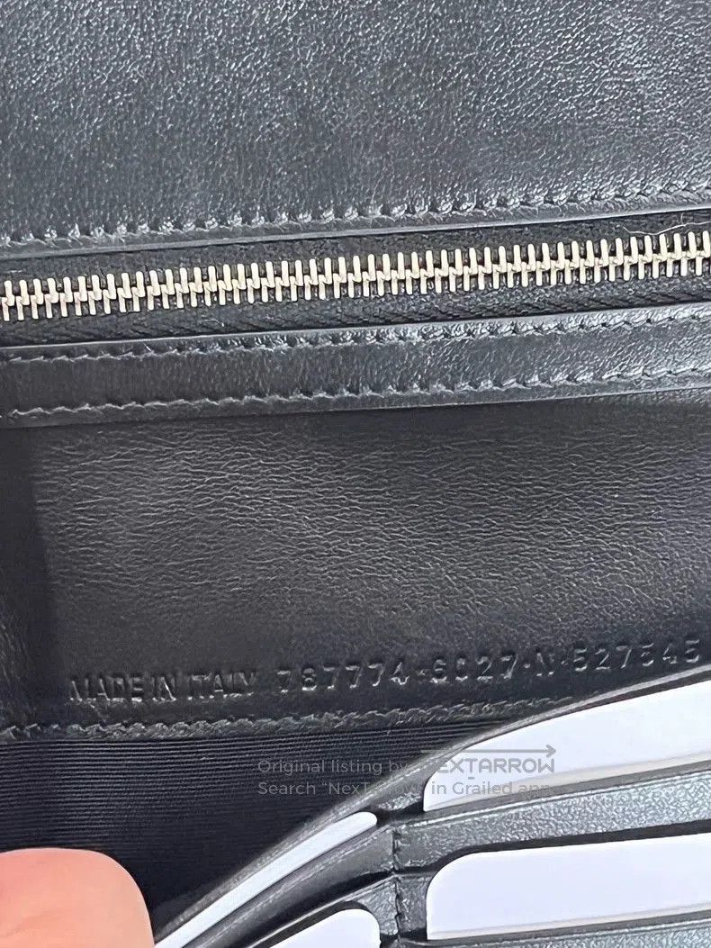 Balenciaga Balenciaga Passport Leather Logo Embossed Case. Size ONE SIZE - 7 Thumbnail