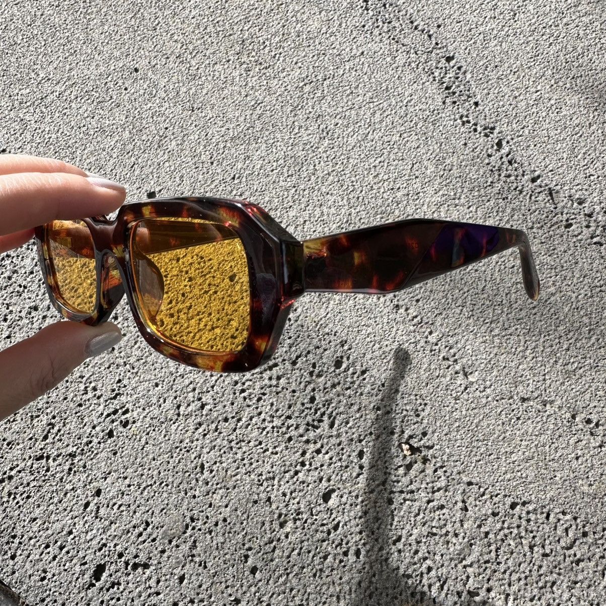 Other SUNGLASSES BRAND NEW CLASSIC RETRO VINTAGE QZ972-3934-01 Size ONE SIZE - 2 Thumbnail