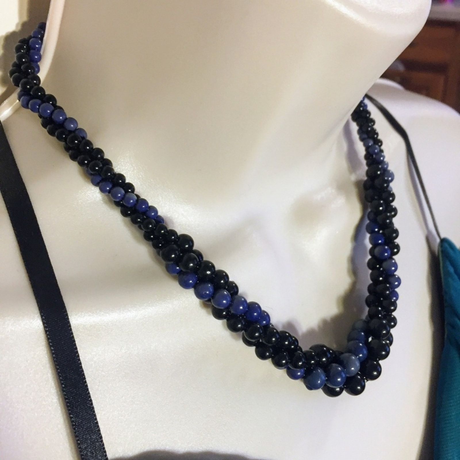 Other 🌟Lovely Black and Blue Beaded Necklace Size ONE SIZE - 2 Thumbnail