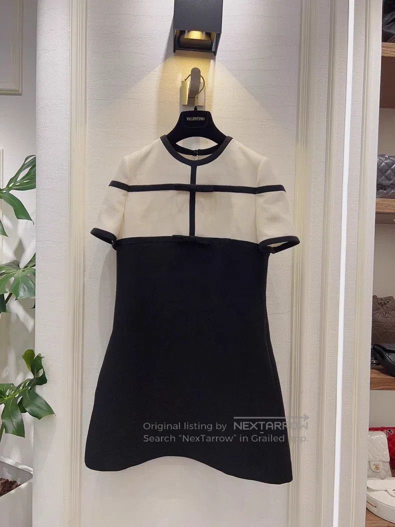 Valentino Valentino Black and white color-blocked bow dress Size M / US 6-8 / IT 42-44 - 1 Thumbnail