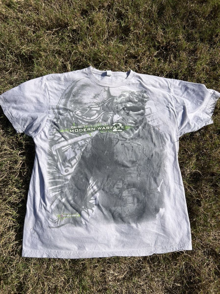 RARE VINTAGE Y2K CALL OF DUTY MODERN WARFARE 2 AOP TEE