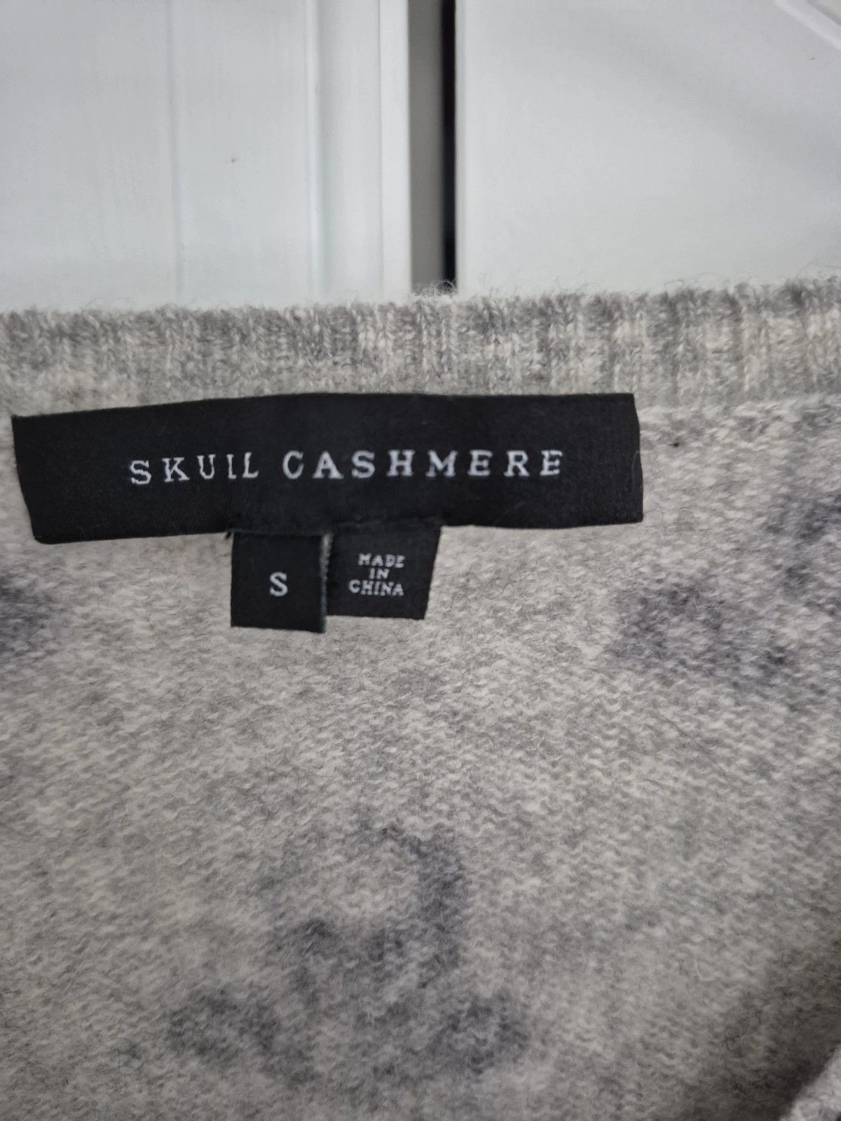 Other Skull Cashmere Sweater V Neck Long Sleeve Pullover Soft Cozy Size S / US 4 / IT 40 - 4 Thumbnail