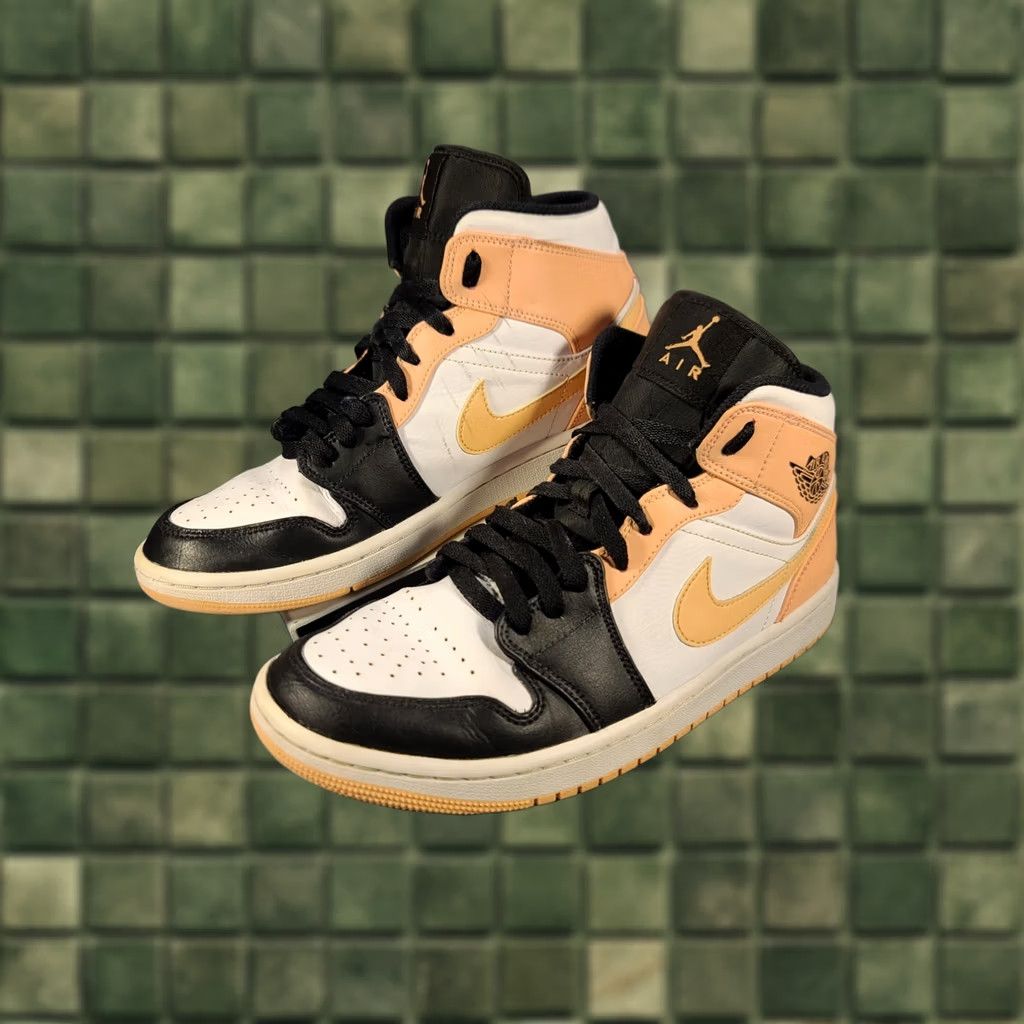 Jordan Brand Air Jordan 1 Mid 554724-133 Mens 9 Artic Orange Shirt Sneaker Basketball Shoes Size US 9 / EU 42 - 1 Thumbnail