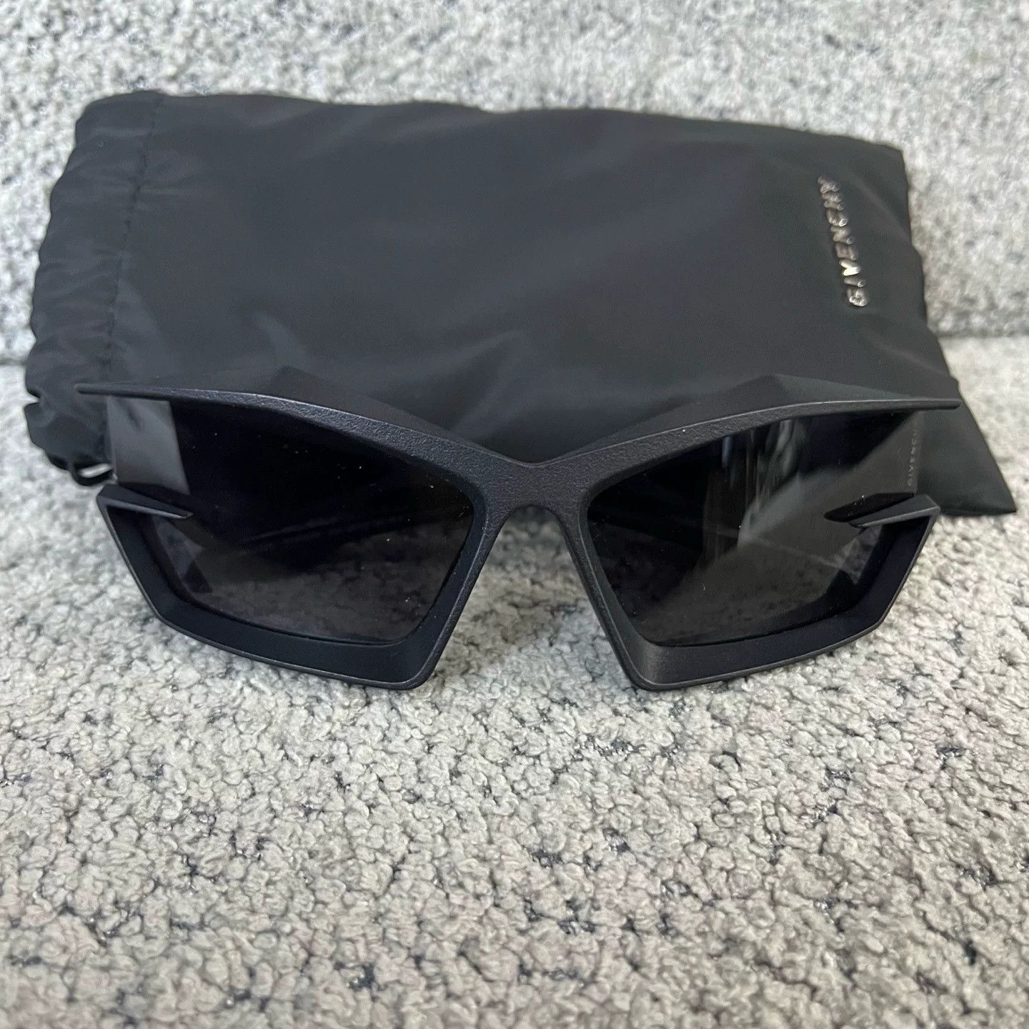 Givenchy Givenchy Latest Irregular Fashion Sunglasses Size ONE SIZE - 2 Thumbnail