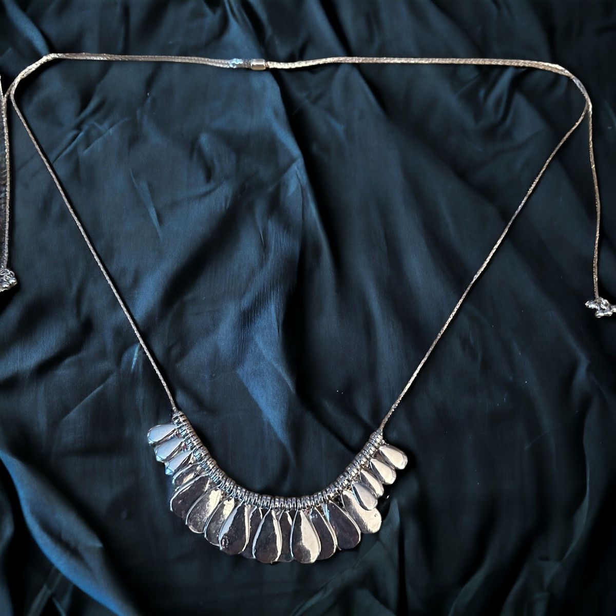 Other Silver tone adjustable flare dangle necklace Size ONE SIZE - 2 Thumbnail