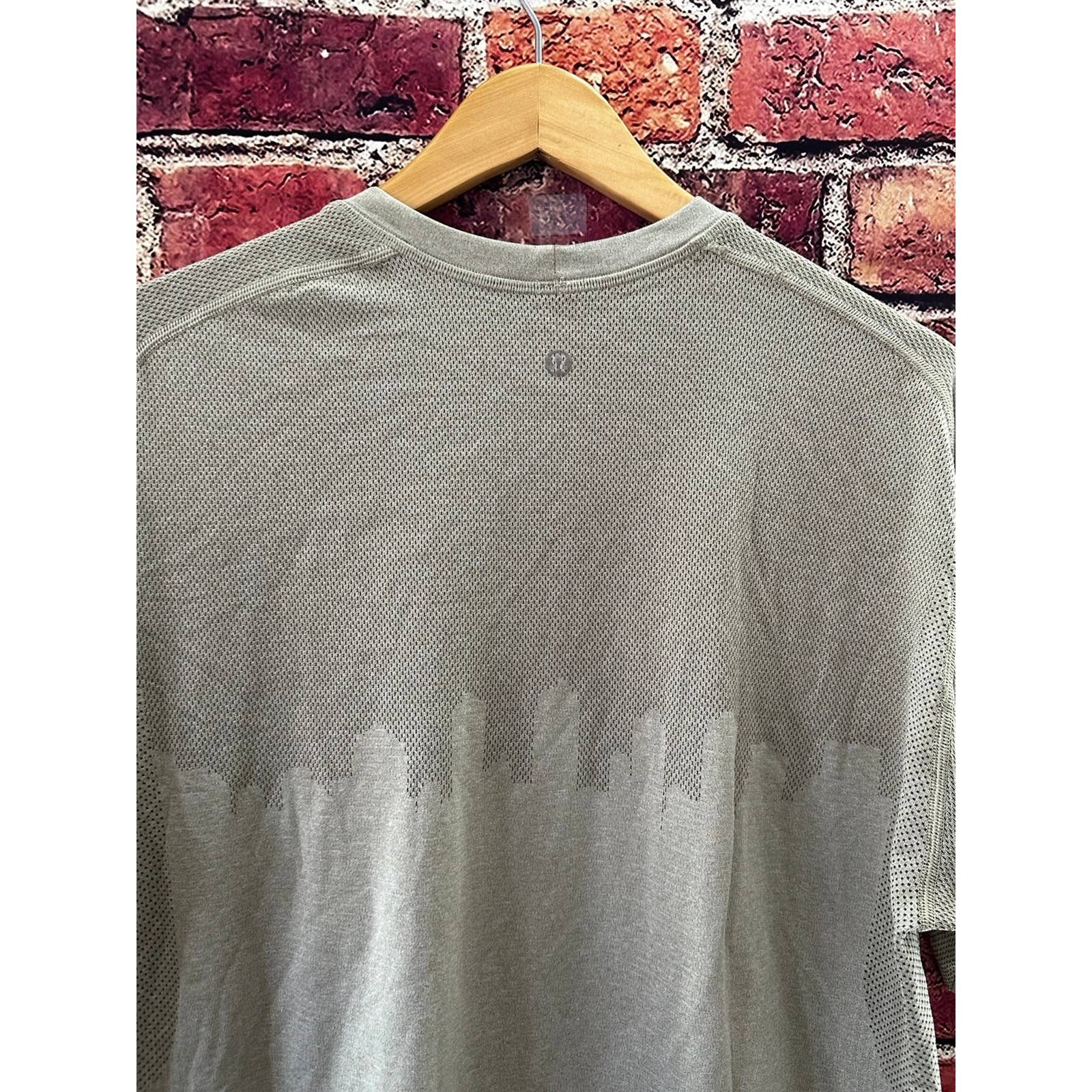 Lululemon Men’s Lululemon top Size US XL / EU 56 / 4 - 4 Thumbnail