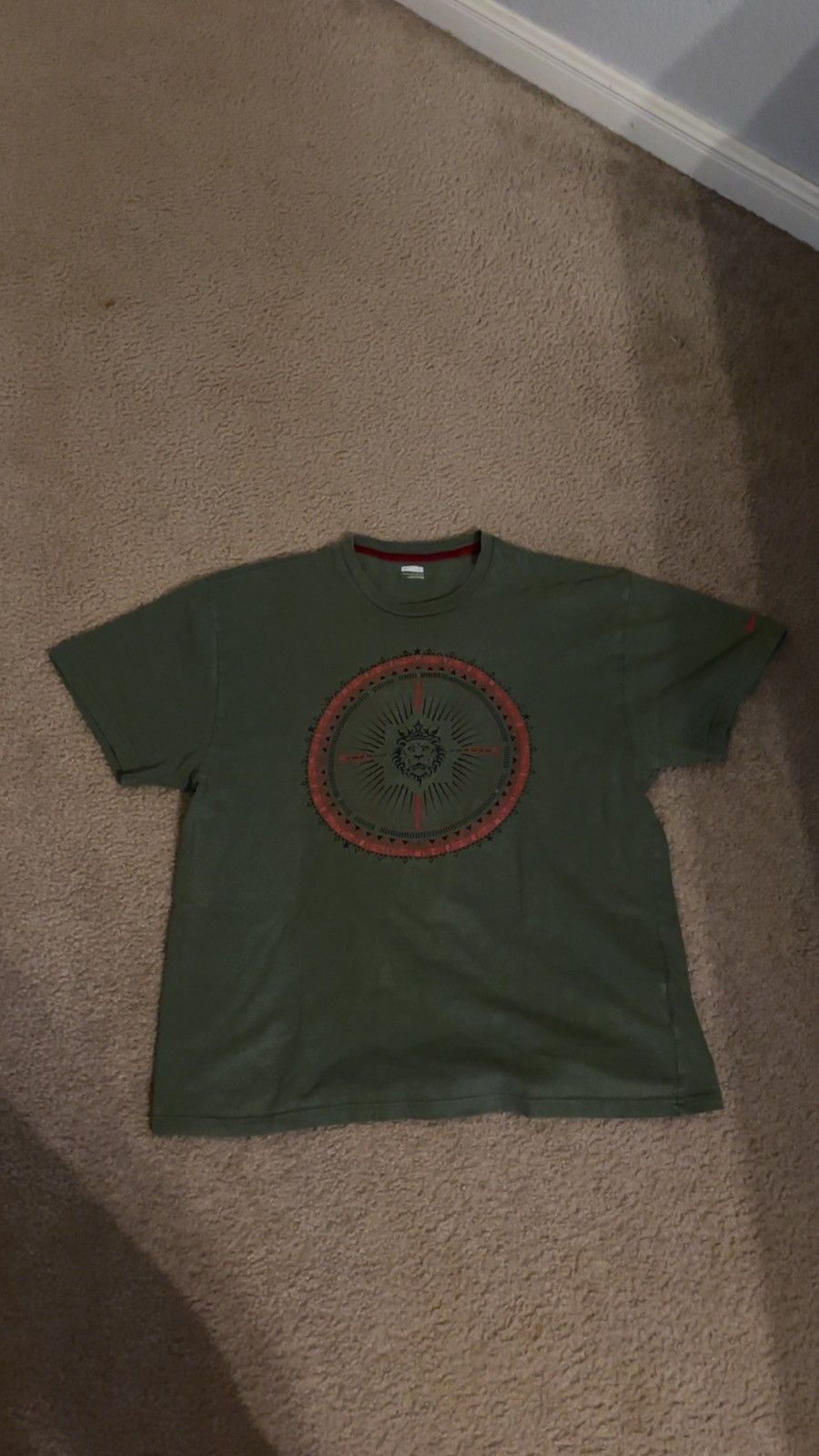 Nike Green and red lion shirt Size US L / EU 52-54 / 3 - 1 Thumbnail