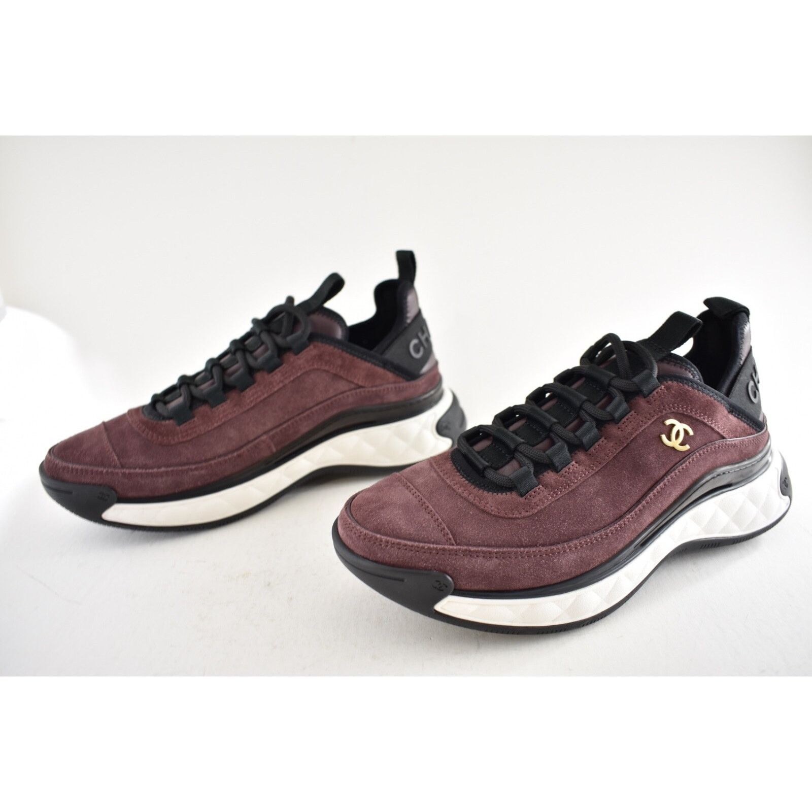 Chanel Chanel 23K Burgundy CC Logo Lace Low Top Trainer Sneaker 37 Size US 7 / IT 37 - 13 Thumbnail