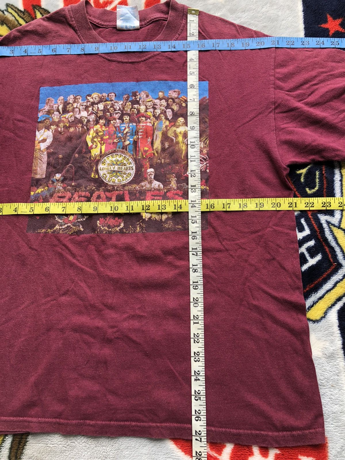 Band Tees Vintage The Beatles Sgt. Peppers Lonely Hearts Club Tee Size US L / EU 52-54 / 3 - 10 Thumbnail