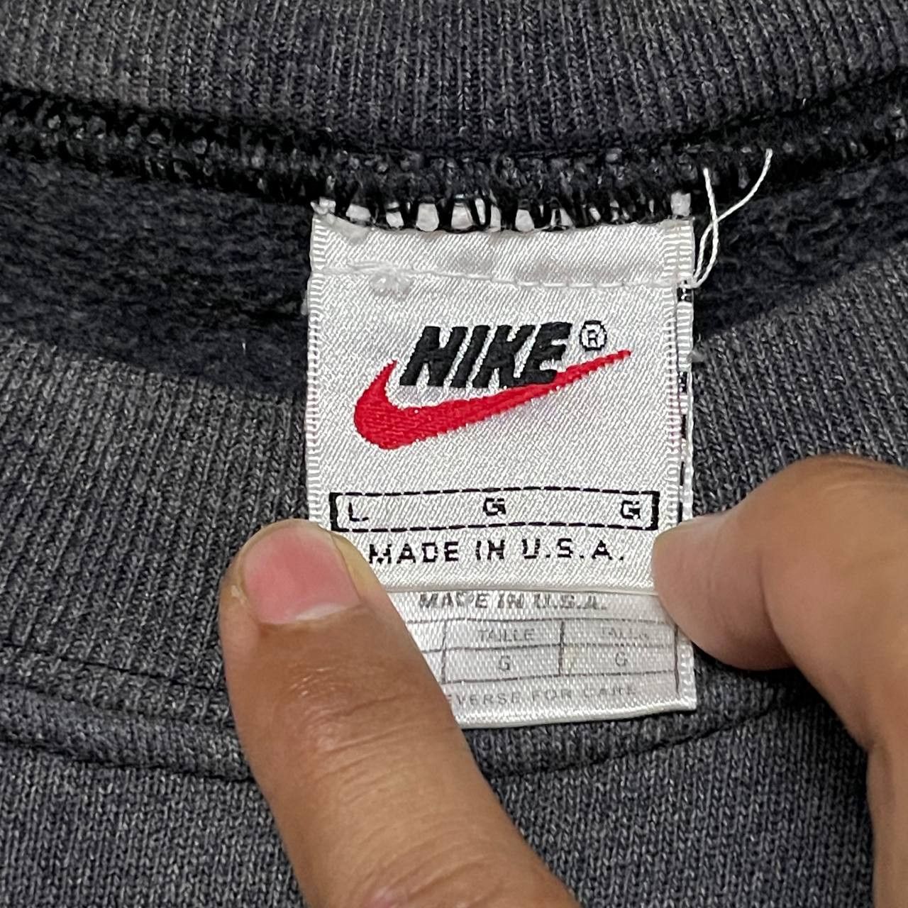 Nike Vintage 90's Nike Mini Swoosh Crewneck Sweatshirt Faded Size US L / EU 52-54 / 3 - 5 Thumbnail