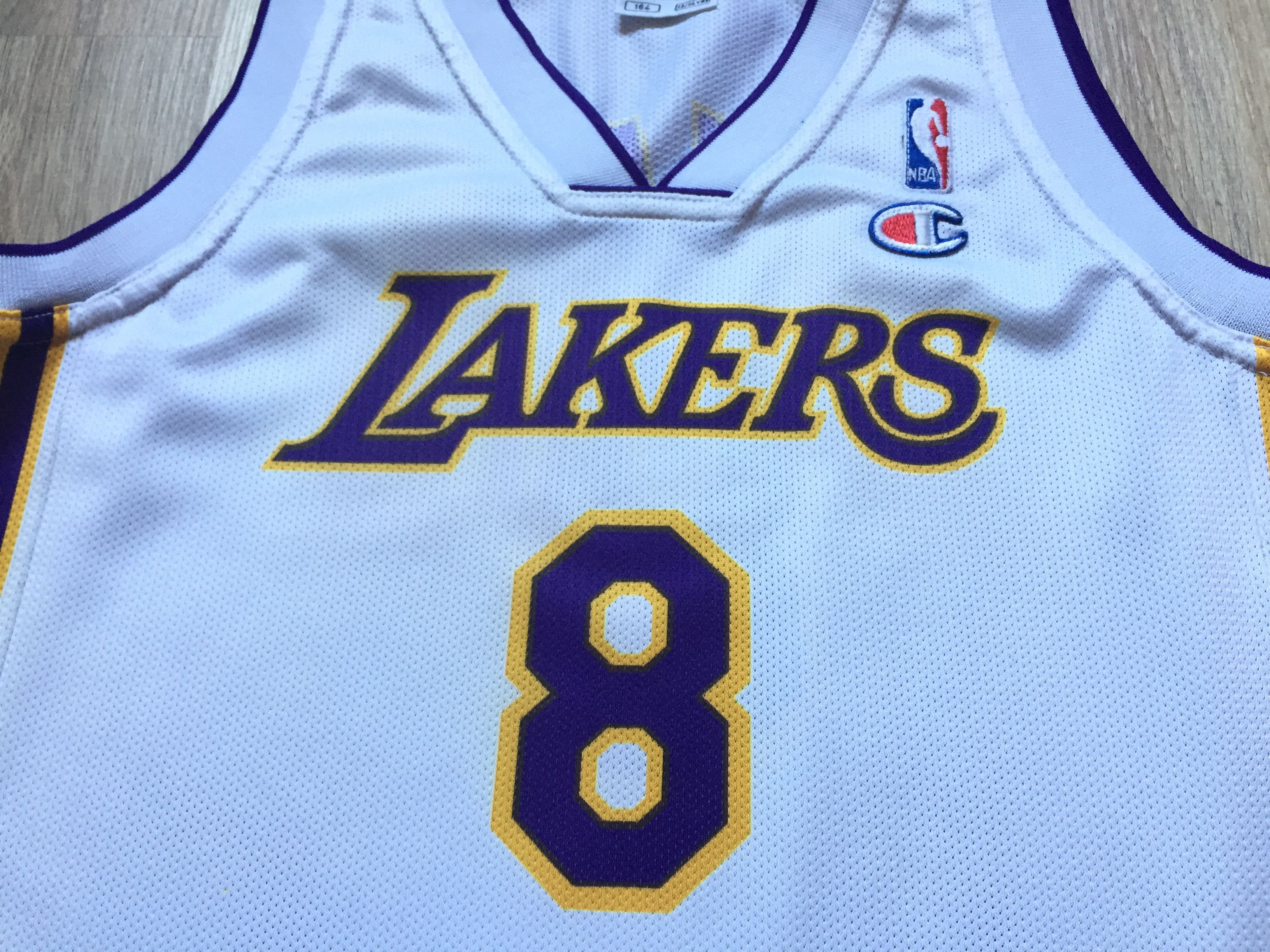 Champion × NBA × Vintage Vintage Champion Los Angeles Lakers Youth Kobe Bryant #8 Size US XXS / EU 40 - 2 Thumbnail