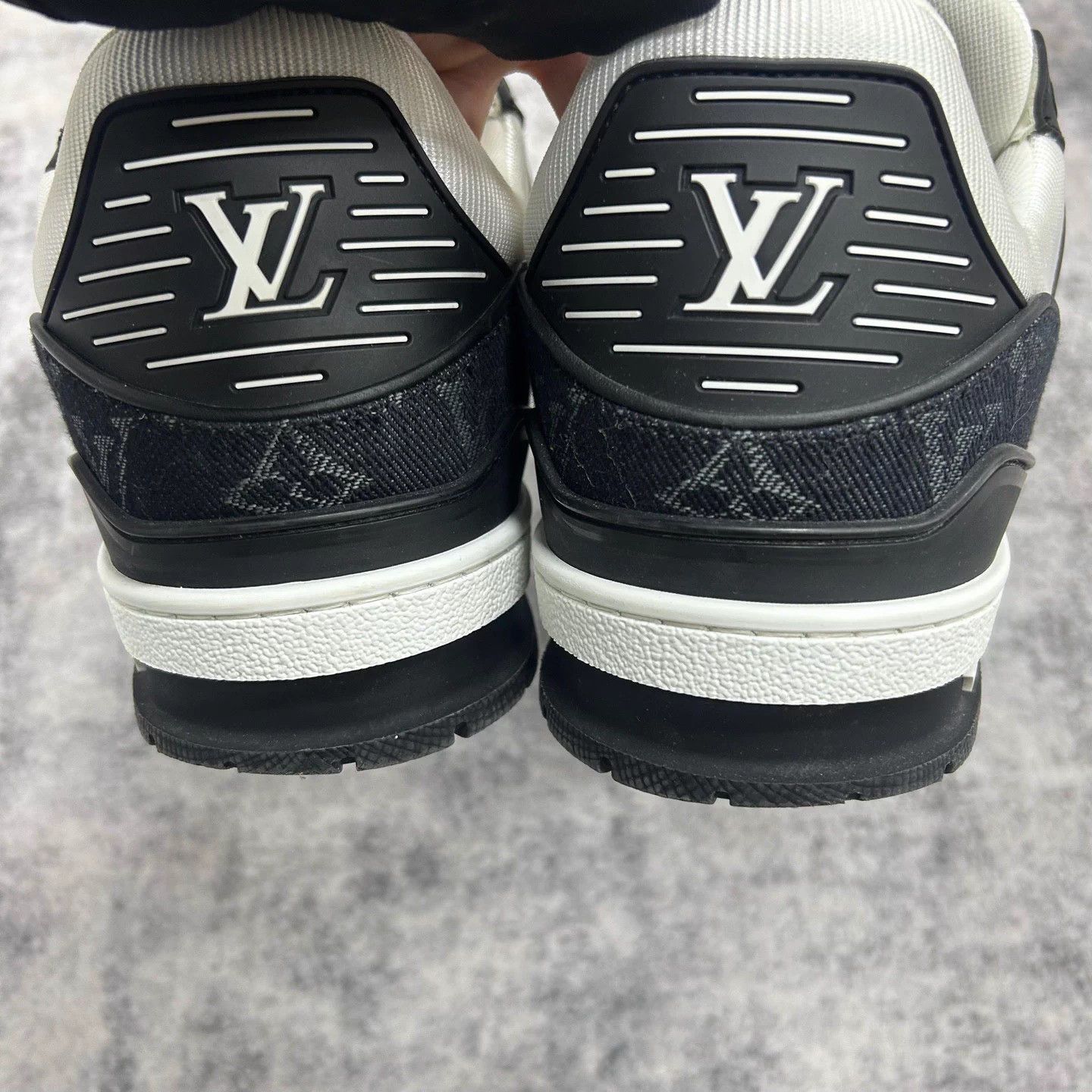 Louis Vuitton Louis Vuitton Trainer Panda Denim Sneakers 42.5 Size US 9.5 / EU 42-43 - 6 Thumbnail