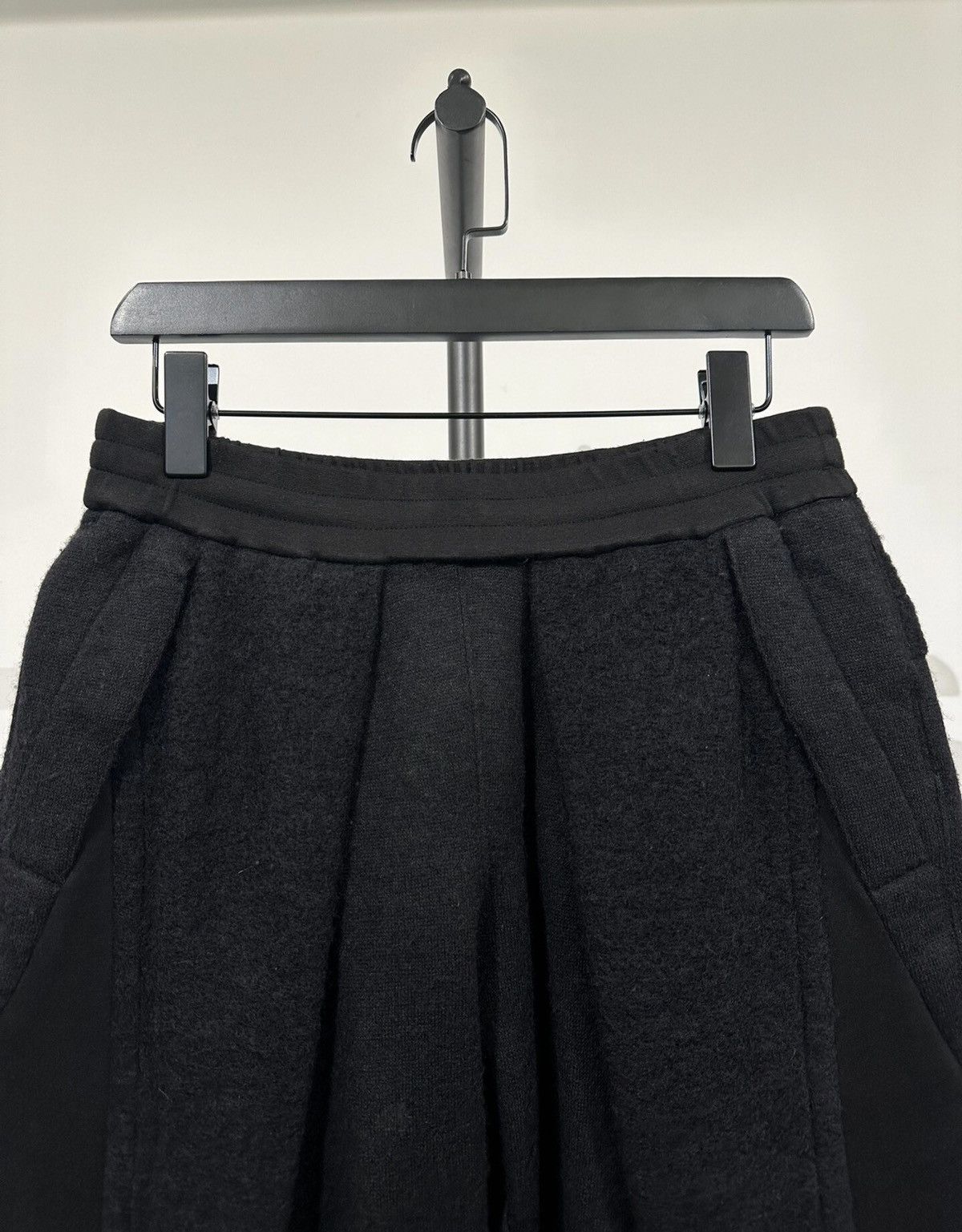Julius Julius_7 Wool Blend Elastic-Waist Shorts / Cropped Pants Size US 32 / EU 48 - 5 Thumbnail