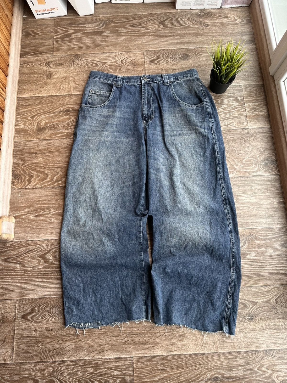 Bdg 🔥 BDG Rare Distressed Wide Baggy Denim Jeans Pants Y2K Blue Size US 34 / EU 50 - 5 Thumbnail