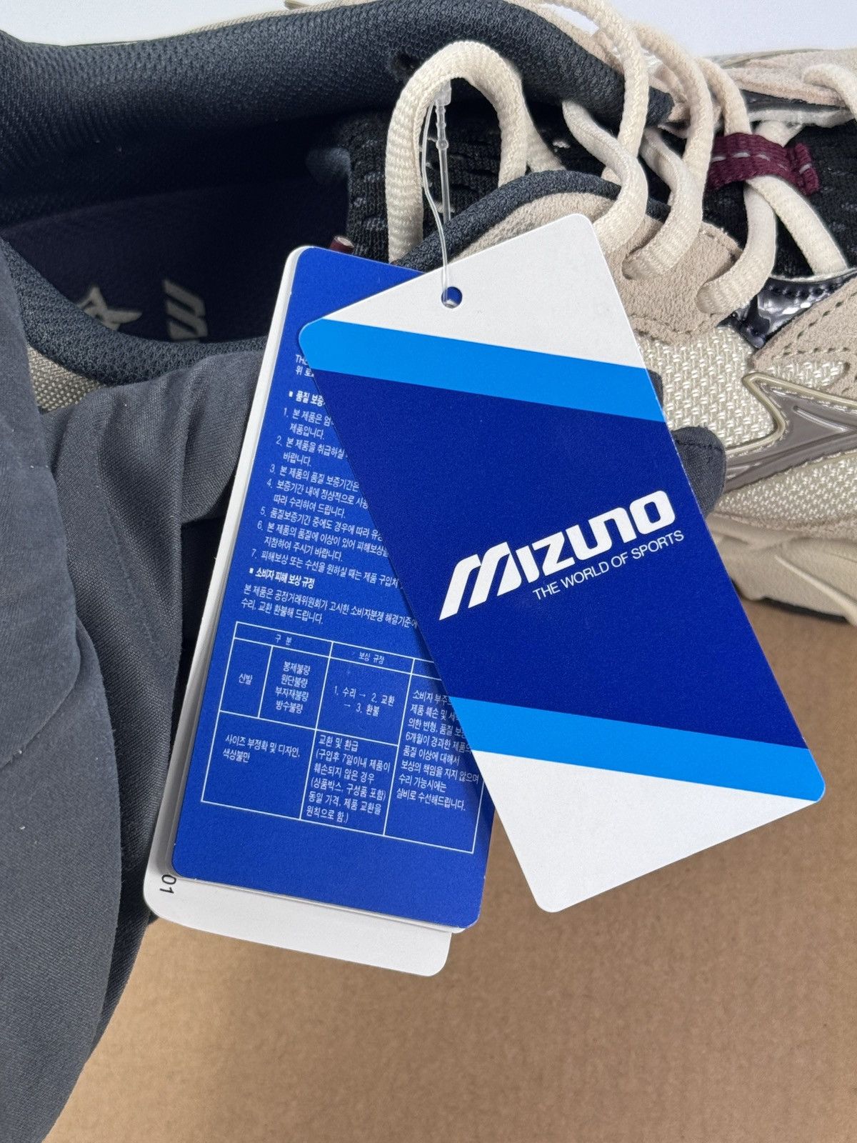 Mizuno WAVERIDER 10 SNEAKERS Size US 10 / EU 43 - 9 Thumbnail