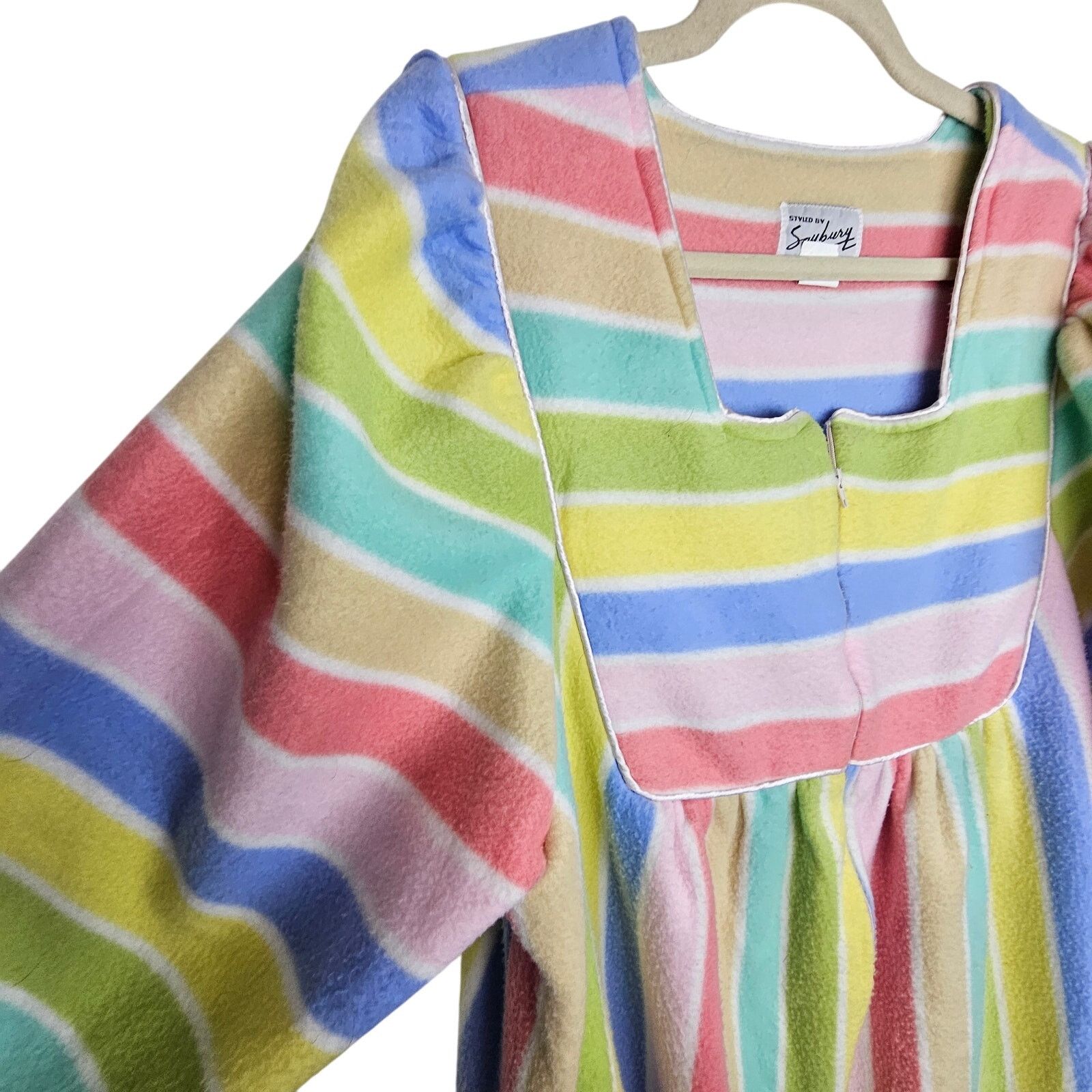 Vintage Vintage Fleece Rainbow Striped House Dress Sz L Muumuu Retro Size 42" / US 20 - 6 Thumbnail