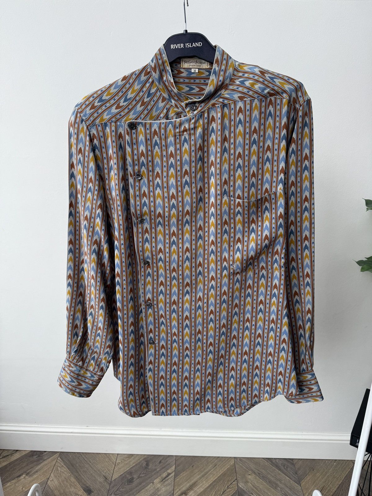 Yves Saint Laurent Vintage Yves Saint Laurent YSL 100% Silk Shirt women’s Size S / US 4 / IT 40 - 1 Thumbnail