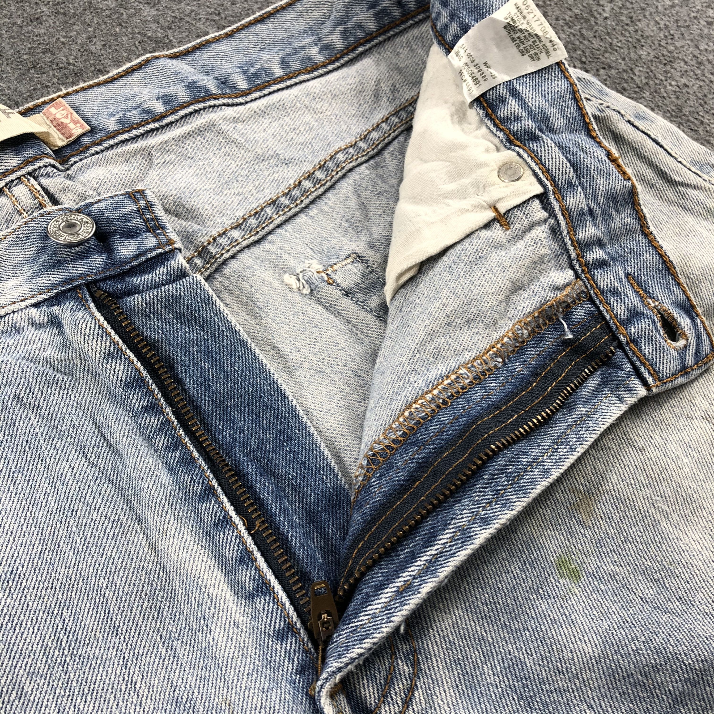 Levi's Vintage Blue Wash Levis 505 Jeans-J2443 Size US 35 - 12 Thumbnail