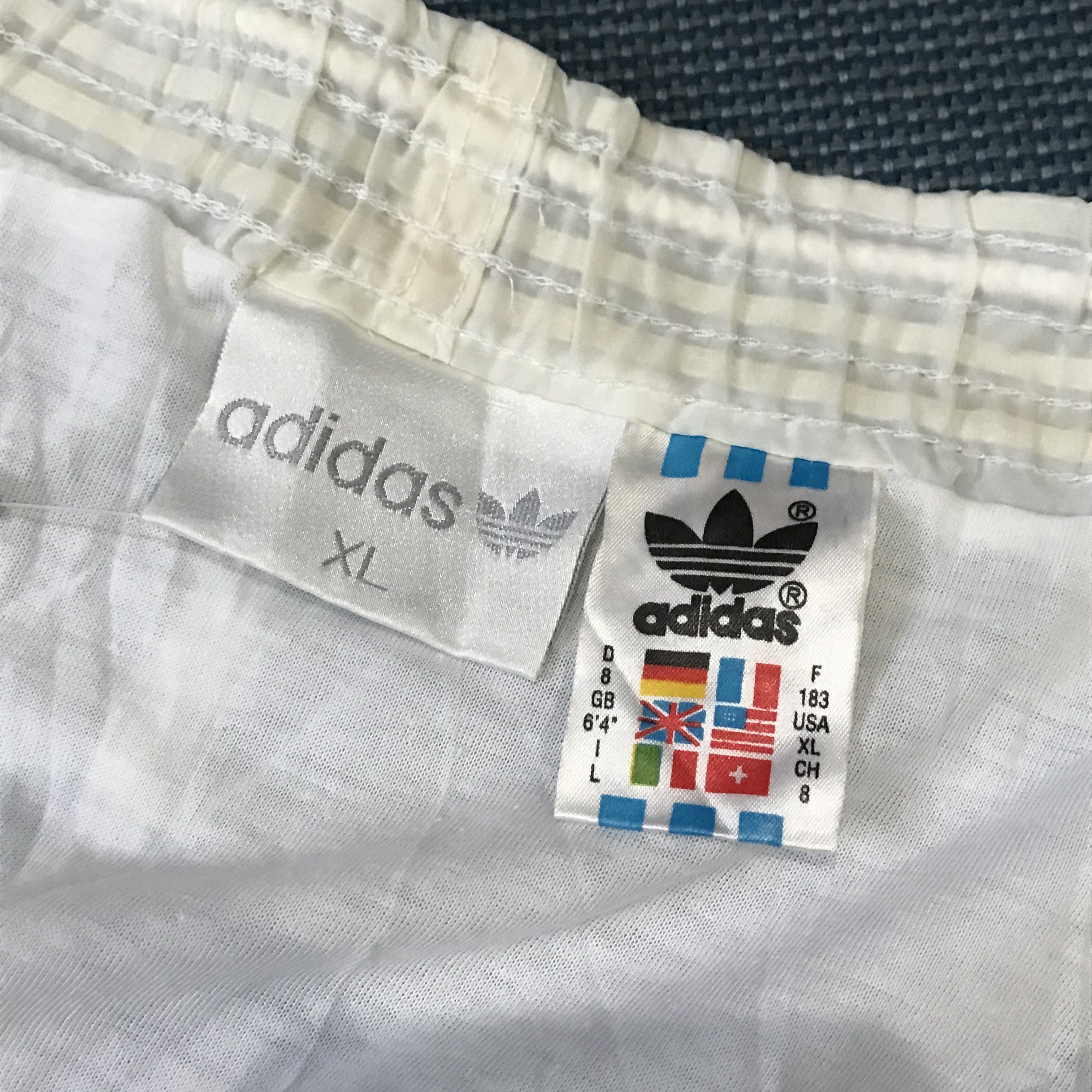 Adidas Vintage adidas Short Pants Classic White and Blue Stripe Size US 36 / EU 52 - 3 Thumbnail